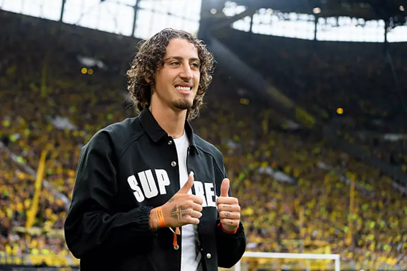 وداع مؤثر: رسالة لاعبين تودعان جماهير نادي النصر