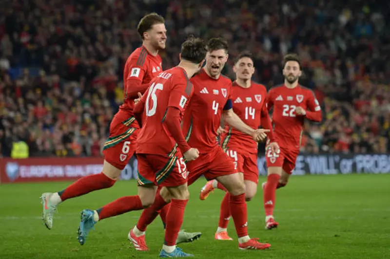 ويلز تتألق أمام كازاخستان وتعتلي قمة المجموعة العاشرة في تصفيات المونديال