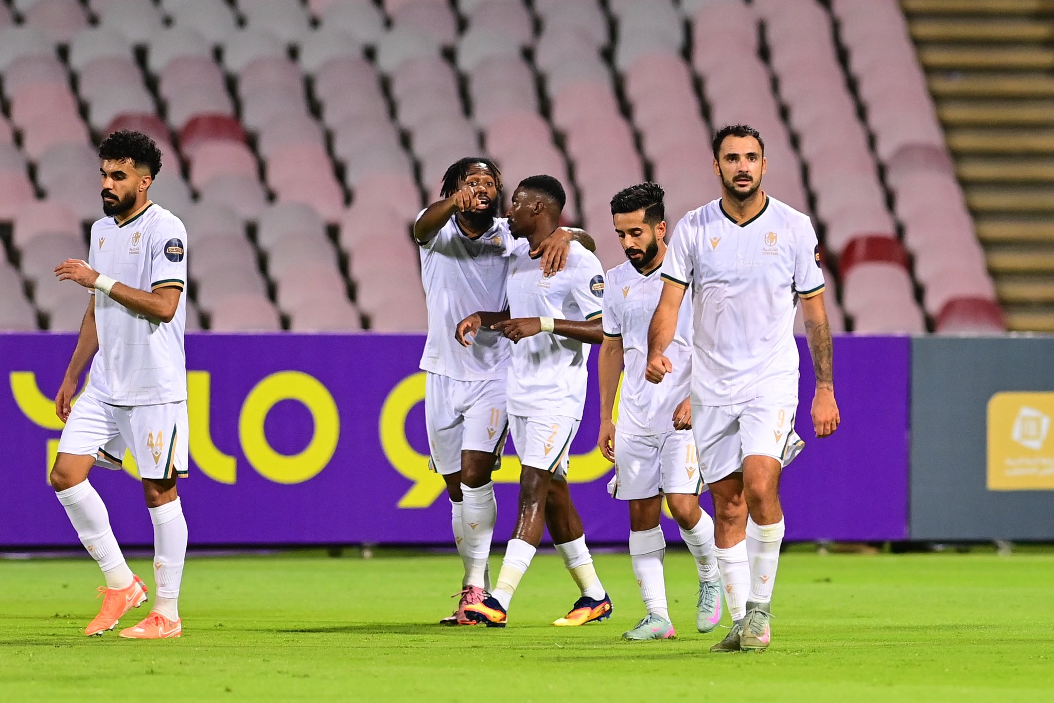 الوحدة يعلن قبول استقالة توفيق تونسي