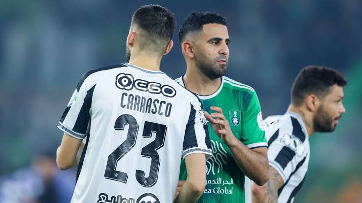 الأهلي ضد الشباب.. أبرز مباريات اليوم الجمعة والقنوات الناقلة