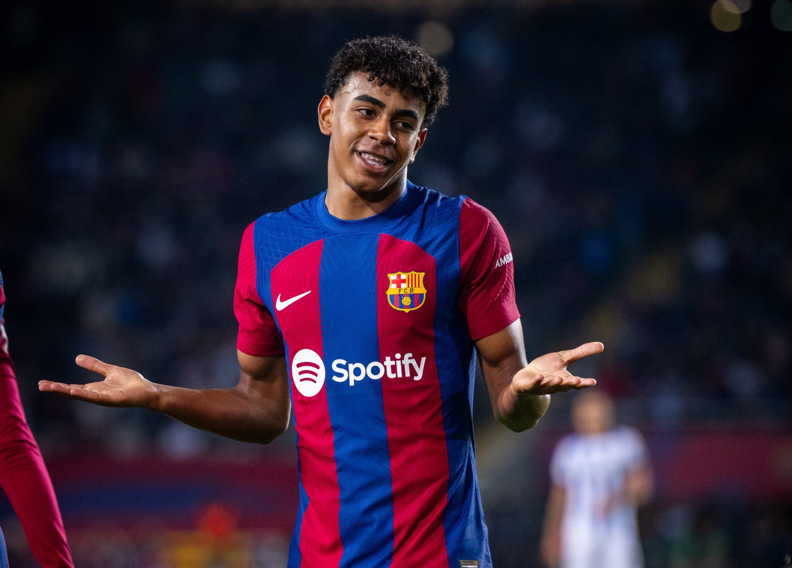 الهلال يستهدف لامين يامال بعرض تاريخي.. وبرشلونة يرد