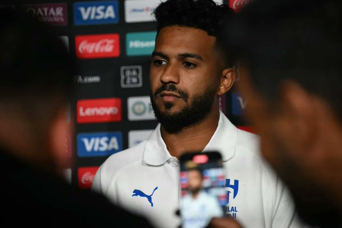 خالد الغنام يتسلم شهادة من إدارة الهلال.. ووكيل لاعبين يكشف الحقيقة