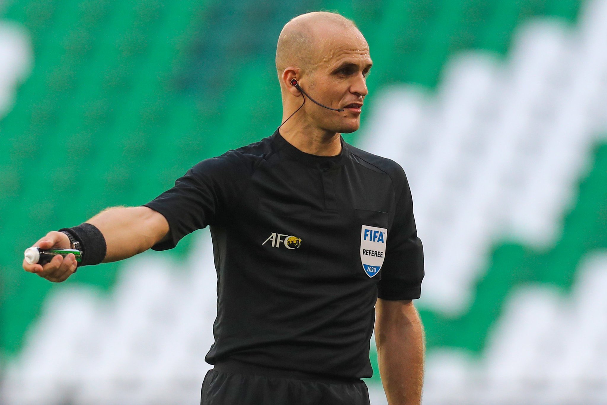 قبل مواجهة العراق.. أرقام مميزة للأخضر تحت صافرة الأردني أدهم مخادمة