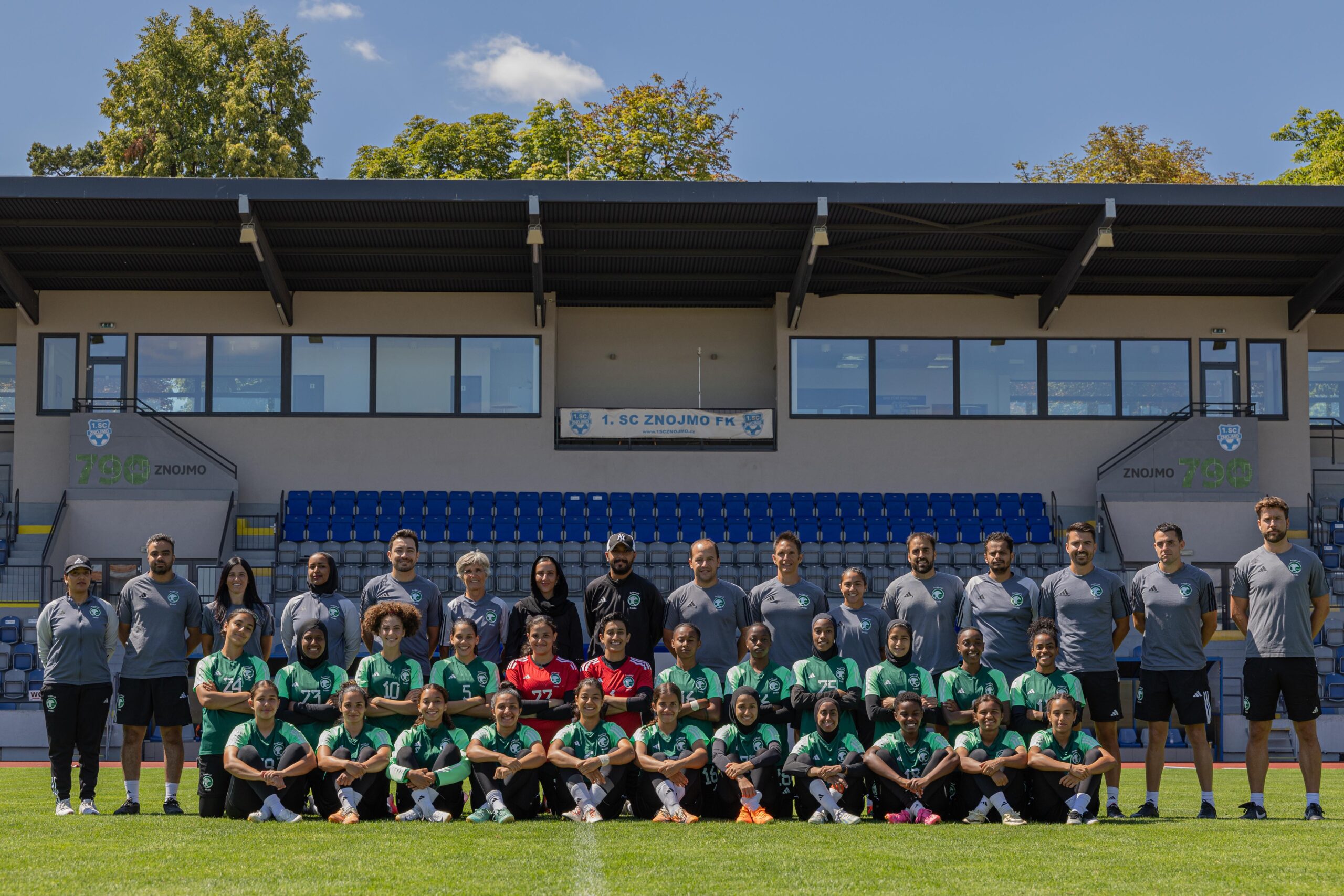 انطلاق معسكر أخضر السيدات في أبوظبي