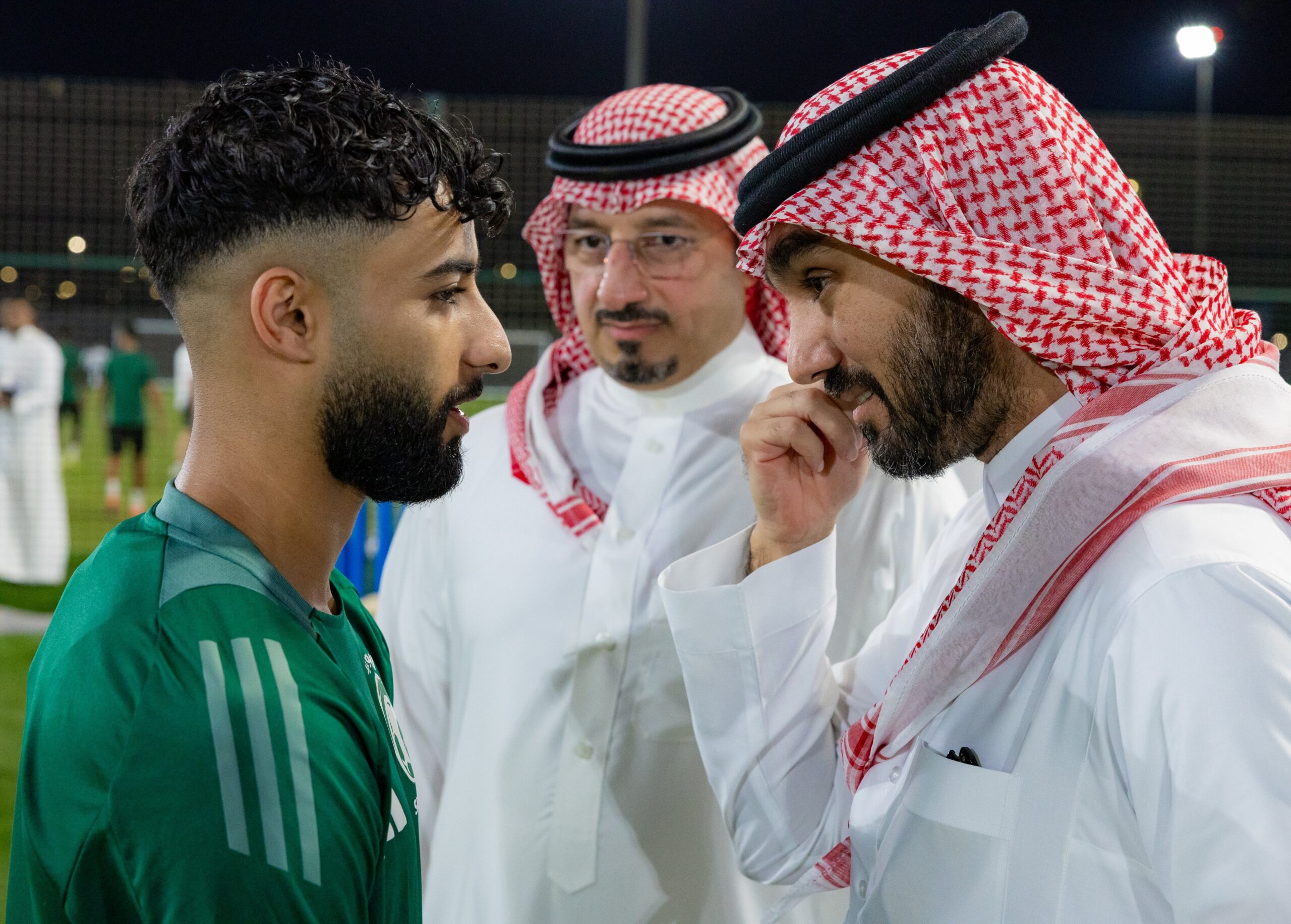 الفيصل يحفّز لاعبي الأخضر قبل مواجهة العراق الحاسمة في طريق المونديال