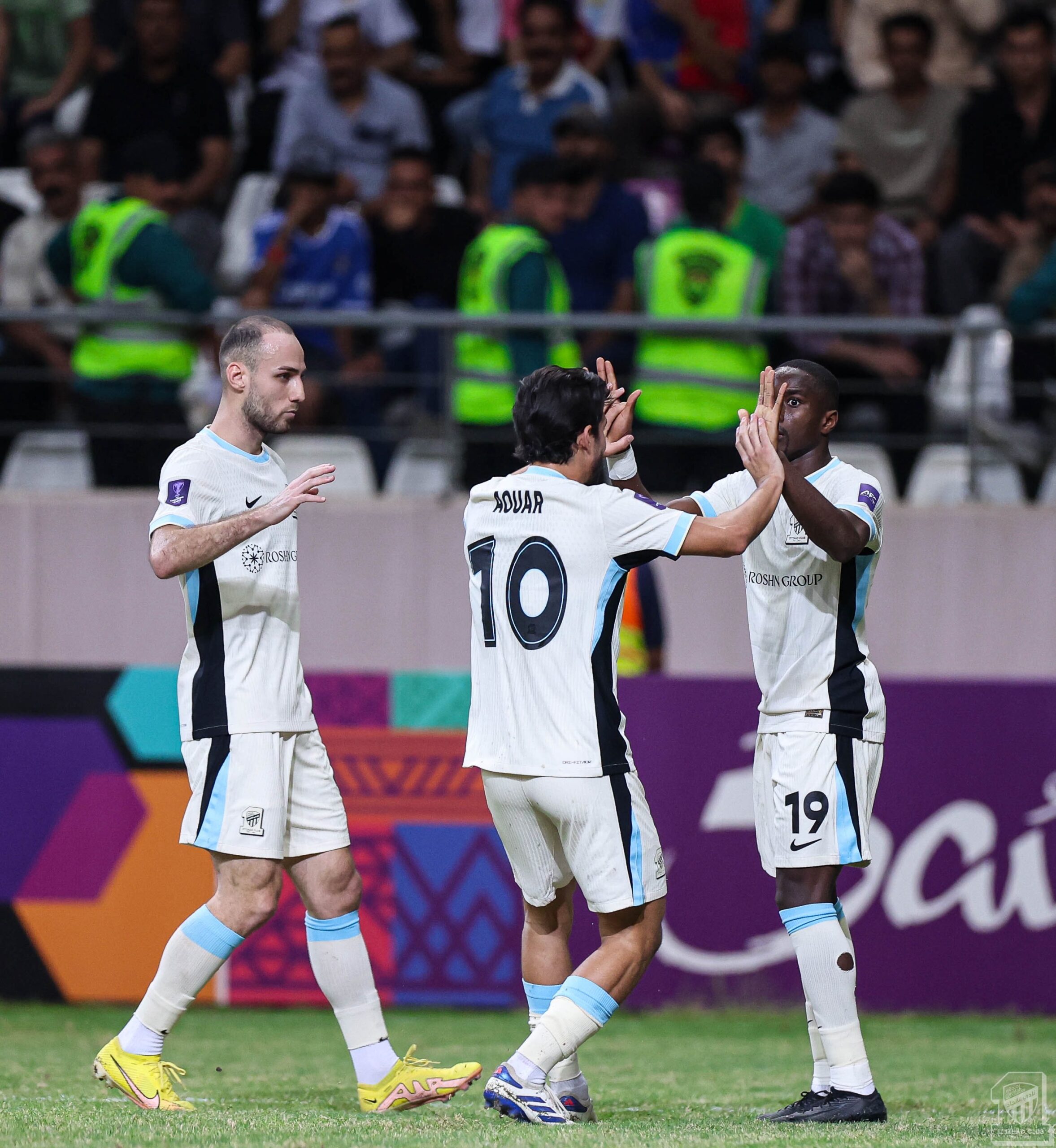 ثنائي الاتحاد ونجم الهلال في التشكيل المثالي للنخبة الآسيوية