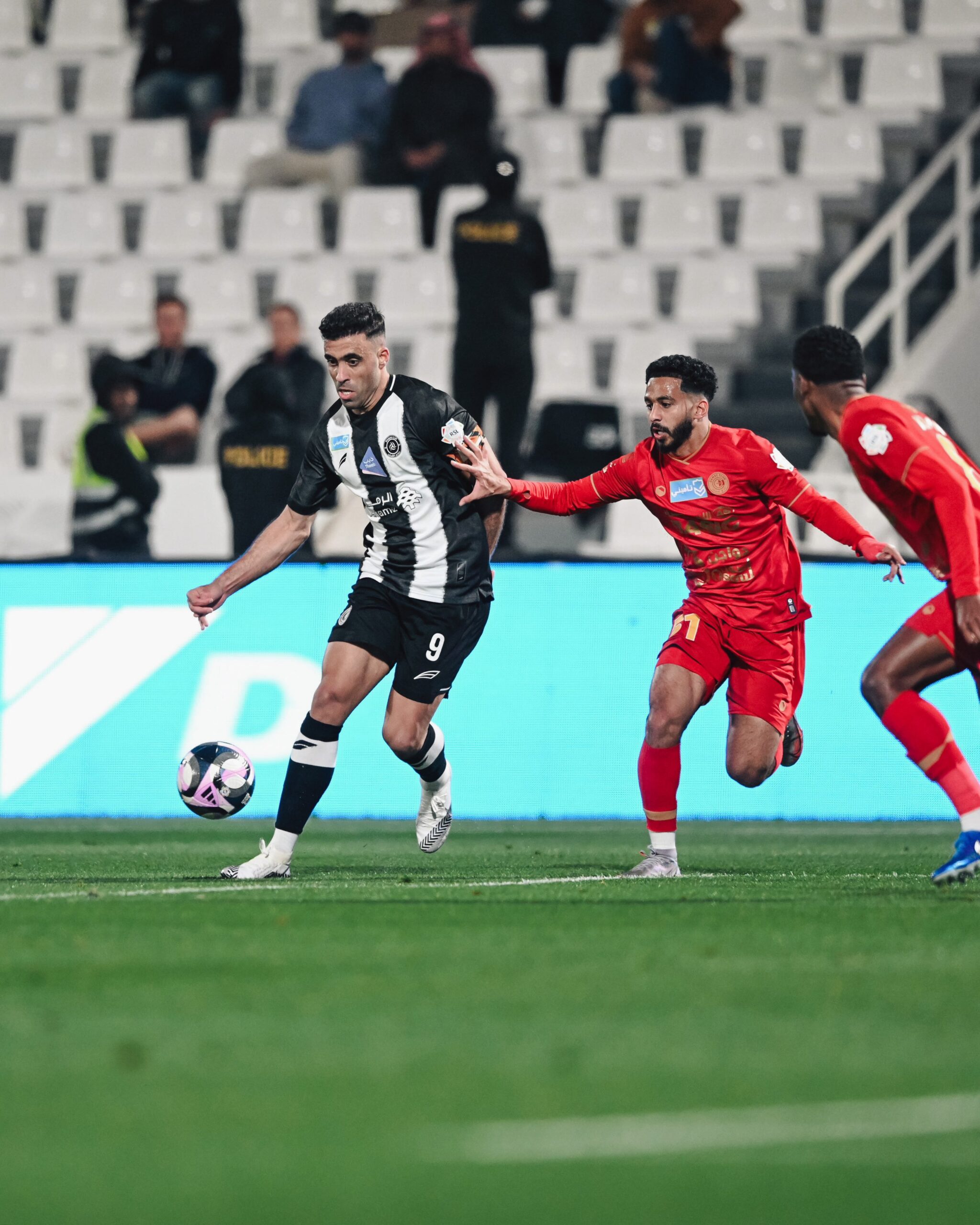 التشكيل الرسمي لمباراة الشباب وضمك