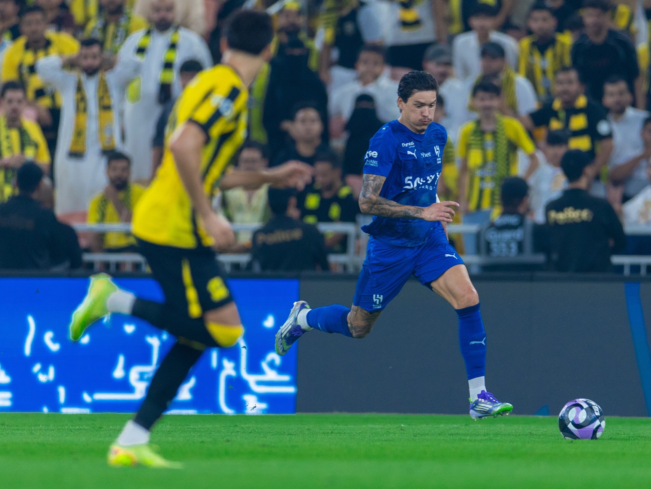 المتضرر واحد.. فلاته يواصل الهجوم على حكم مباراة الاتحاد والهلال