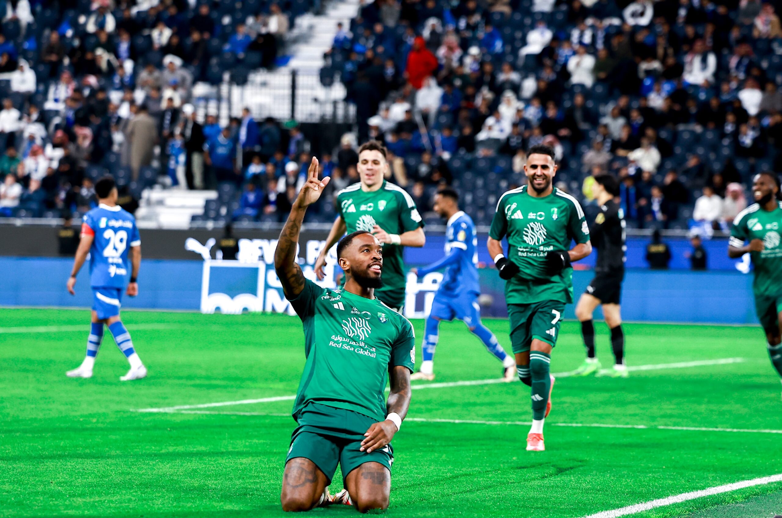 إيفان توني يفتح الباب أمام العودة إلى البريميرليج وهذا موقف الأهلي