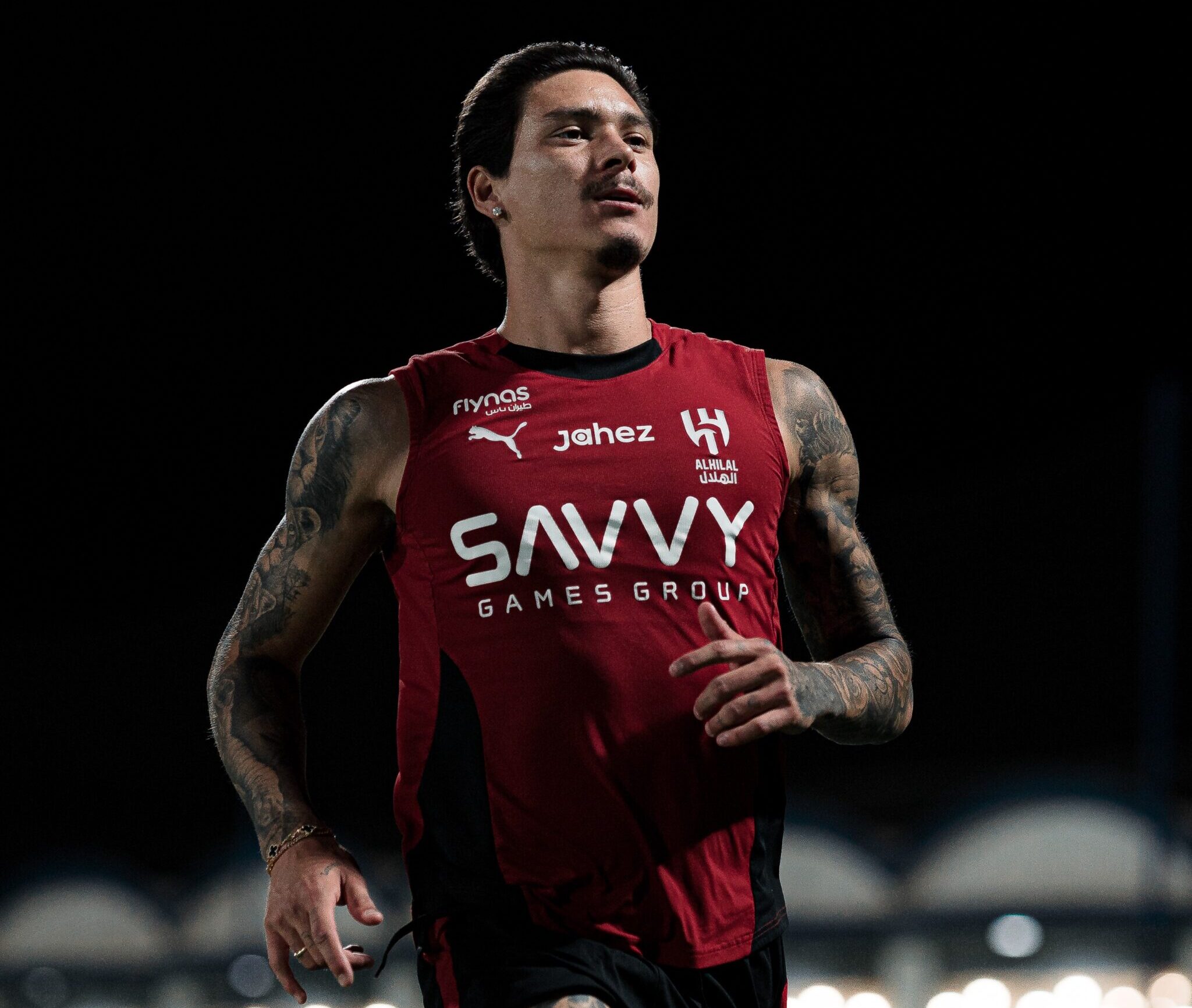 الهلال يقترب من استعادة داروين نونيز