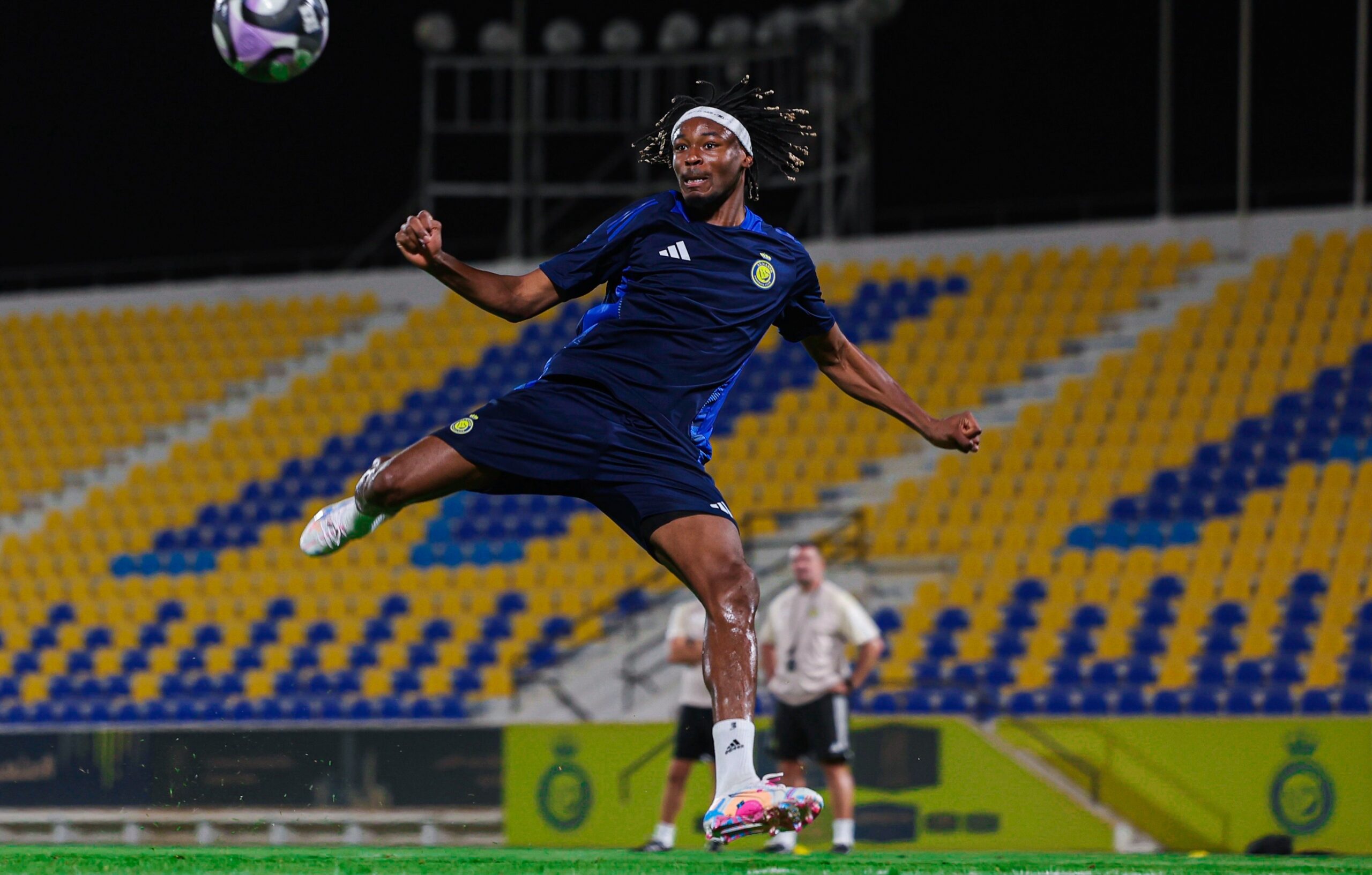 اختبار حاسم يحدد مصير سيماكان قبل مواجهة الفيحاء