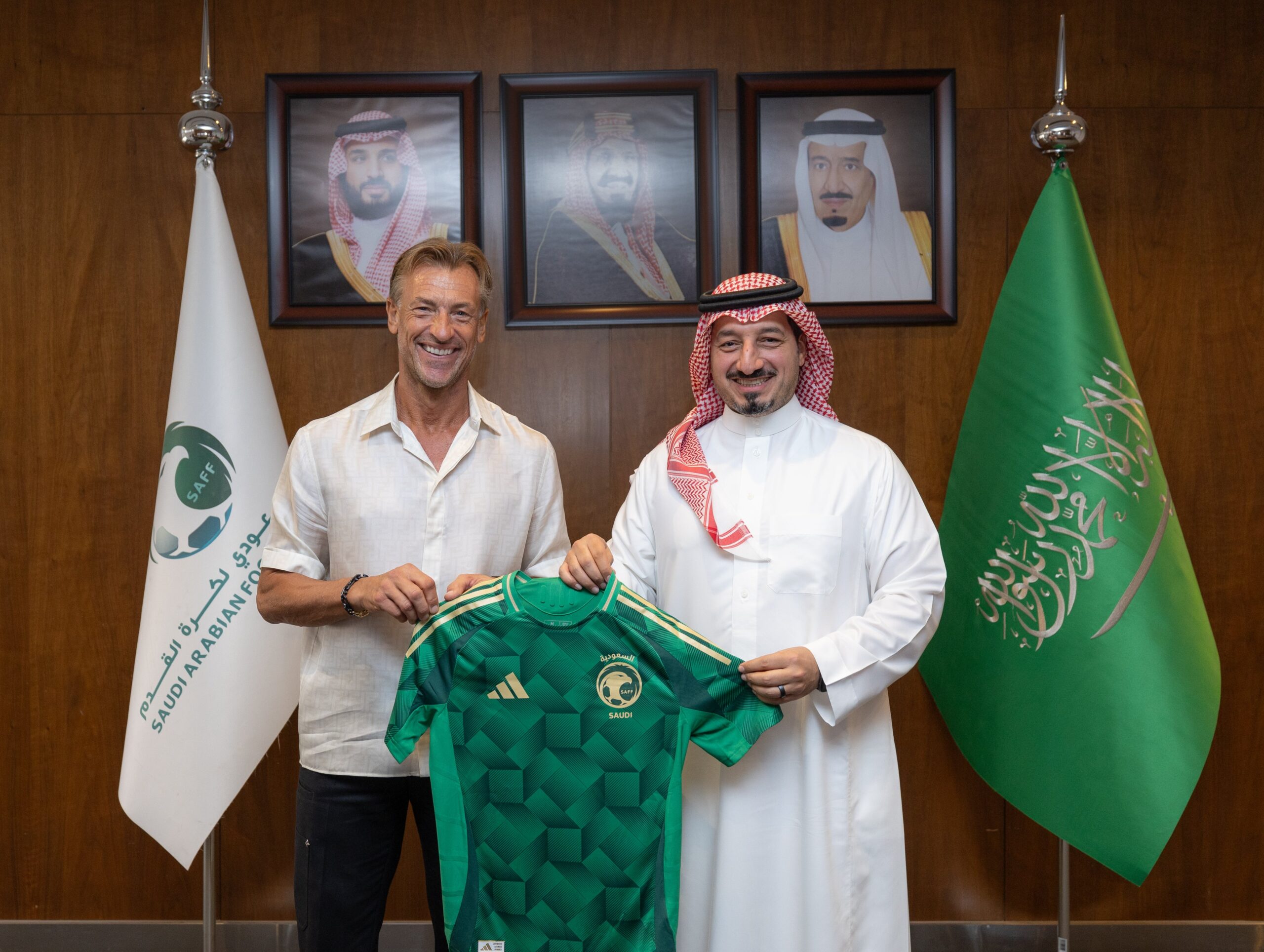 هل يقود رينارد المنتخب السعودي في كأس العالم؟.. المسحل يوضح