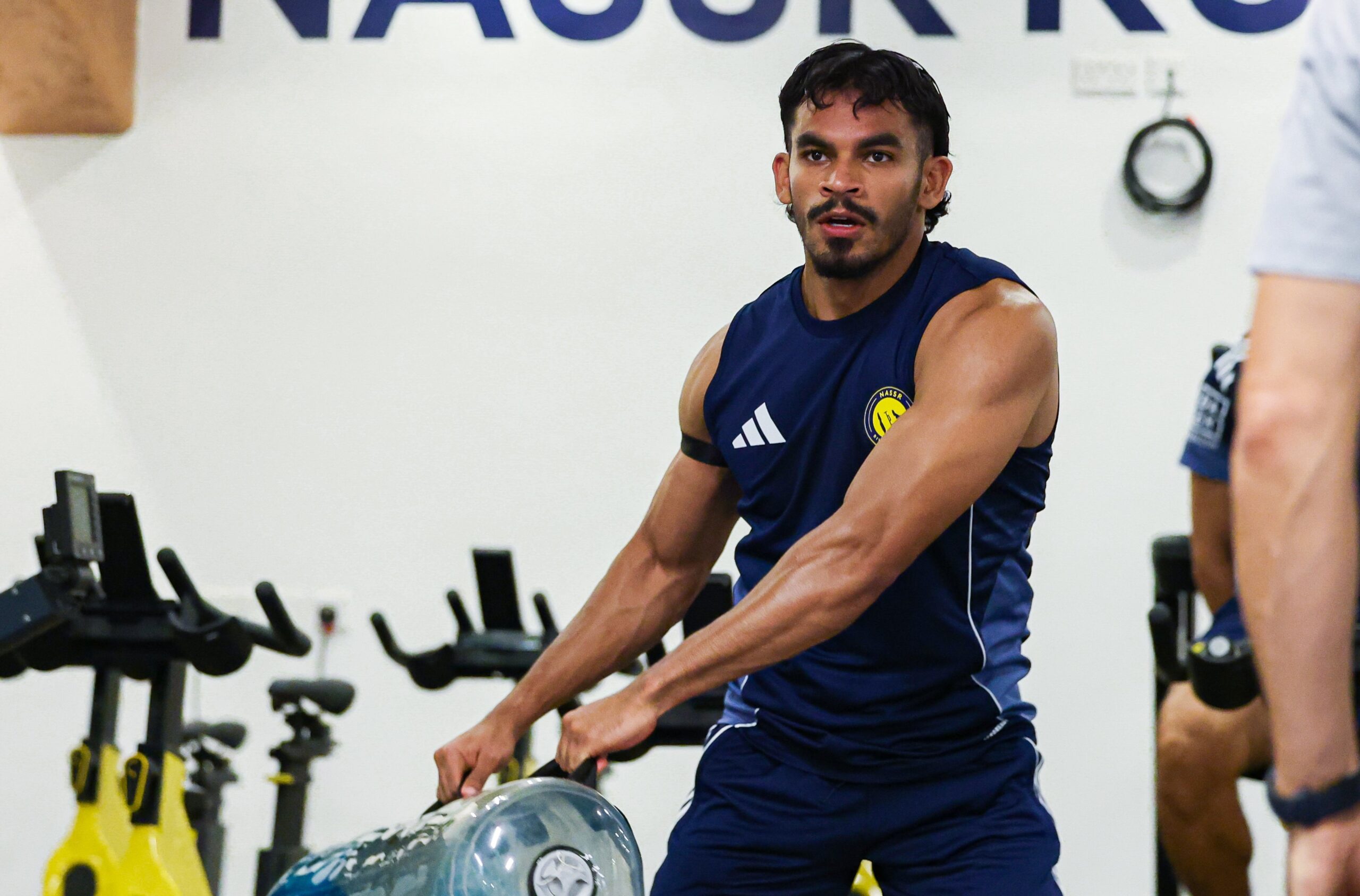 تفاصيل جديدة حول إصابة سعد الناصر وبرنامجه العلاجي في النصر