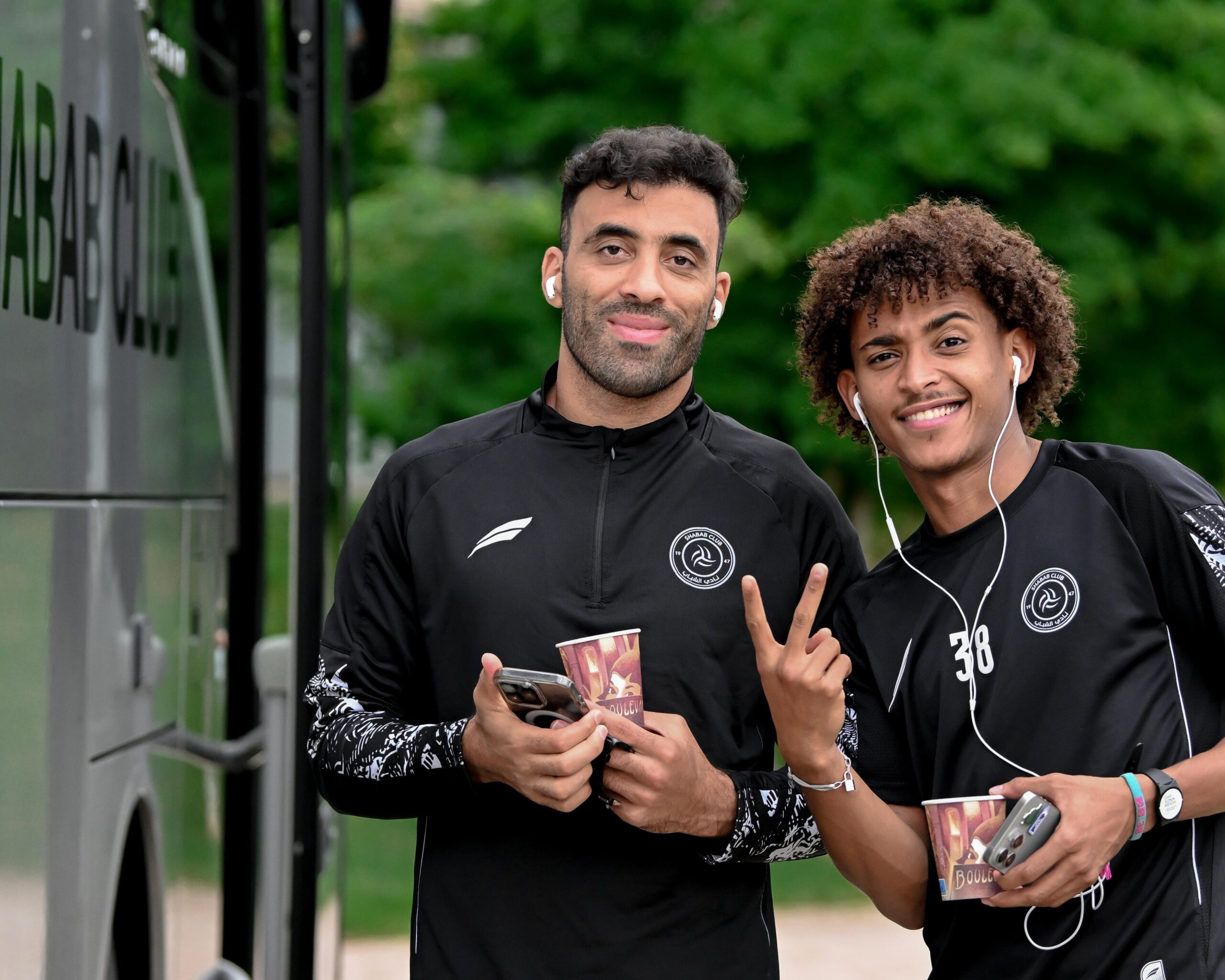 الشكوك تحوم حول مشاركة عبدالرزاق حمدالله في قمة الهلال والشباب