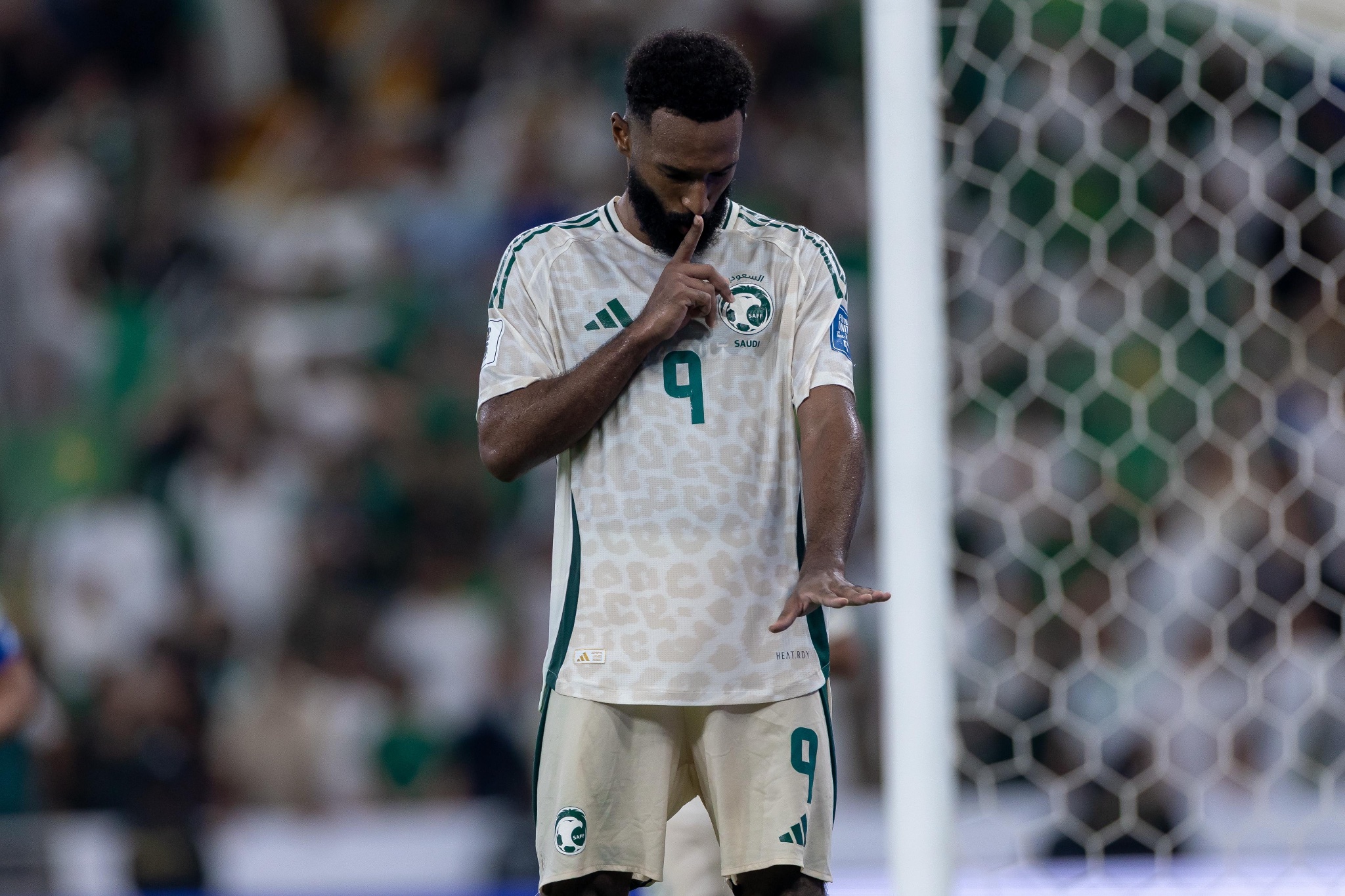 البريكان يوقع على الهدف الثالث ويعزز تقدم الأخضر أمام إندونيسيا