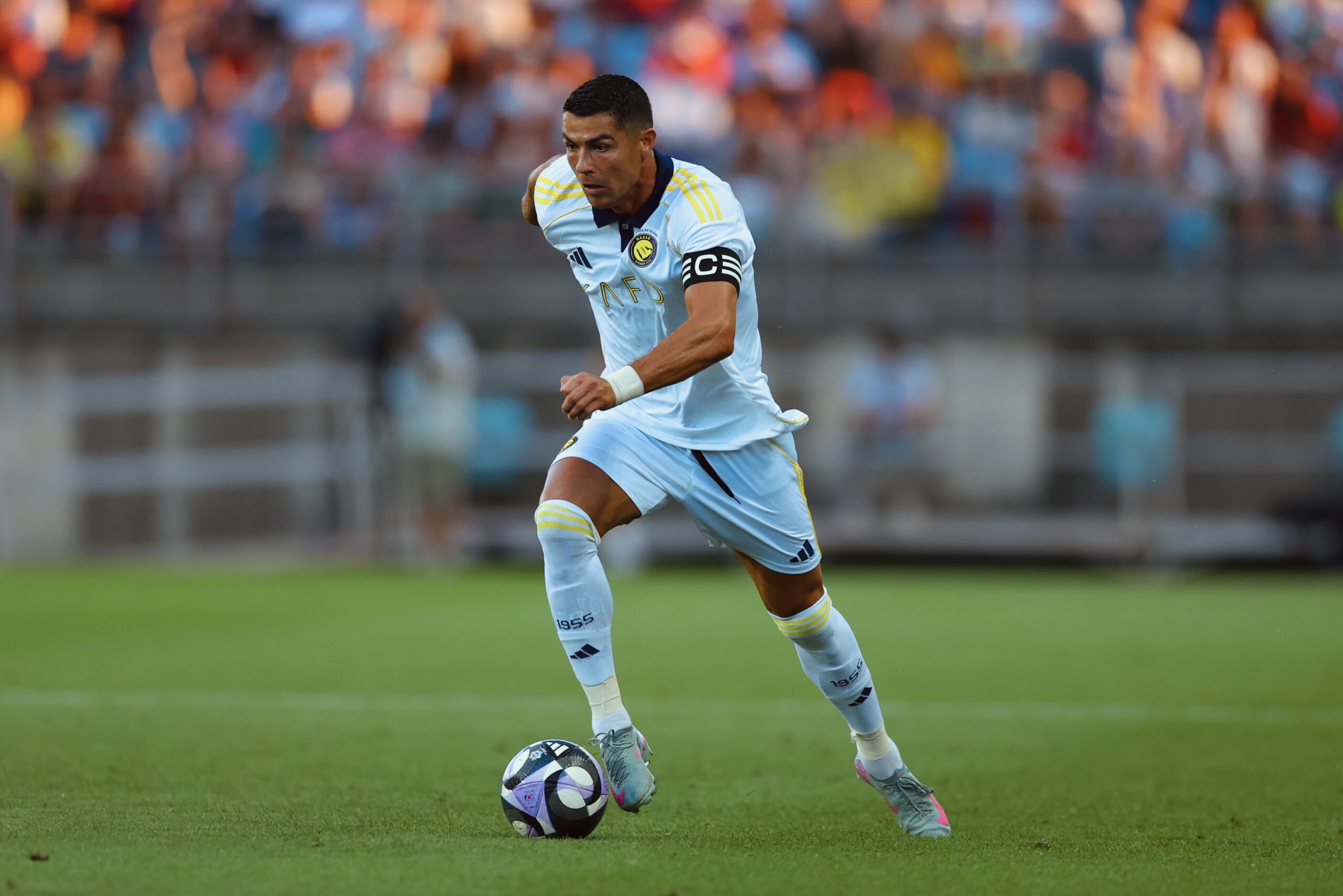 عقد ضخم وثروات خيالية.. كيف أصبح رونالدو أول ملياردير في تاريخ اللعبة؟