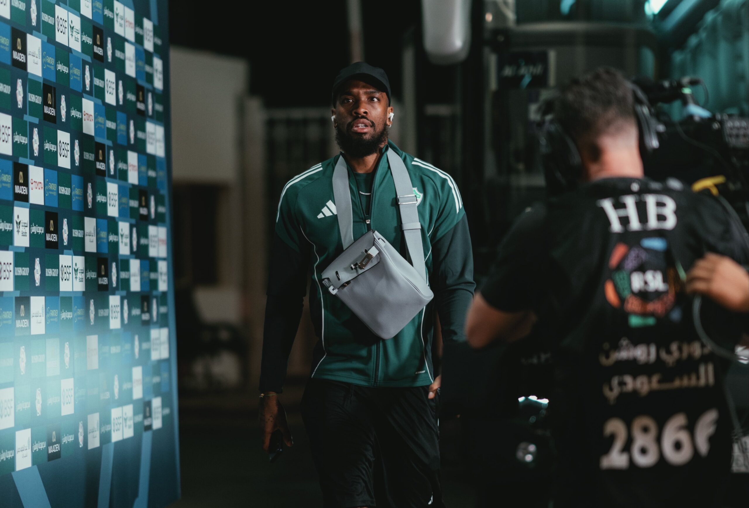 يايسله يرد على أنباء رحيل توني عن الأهلي.. ويكشف سبب تفضيل البريكان