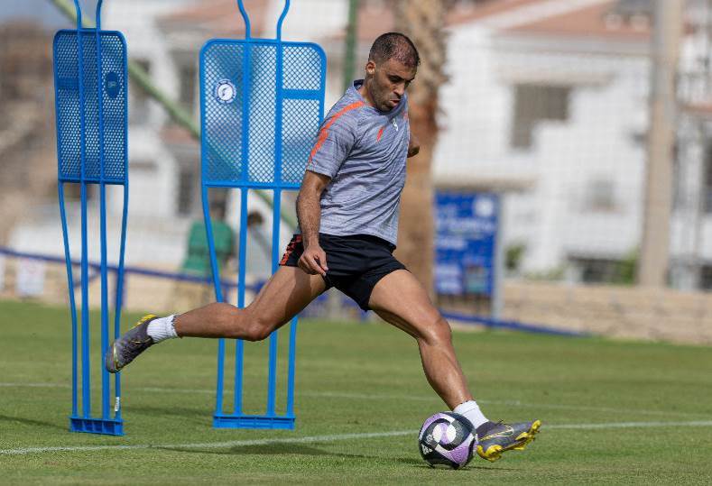 عبدالرزاق حمدالله يواصل التأهيل في إسبانيا تمهيدًا لعودته إلى الملاعب