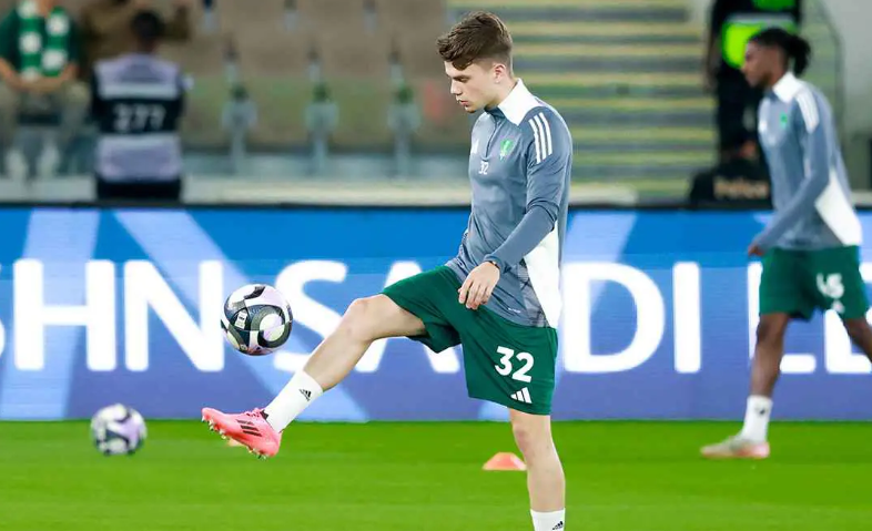 دامس يقترب من الغياب عن مواجهة الأهلي أمام القادسية