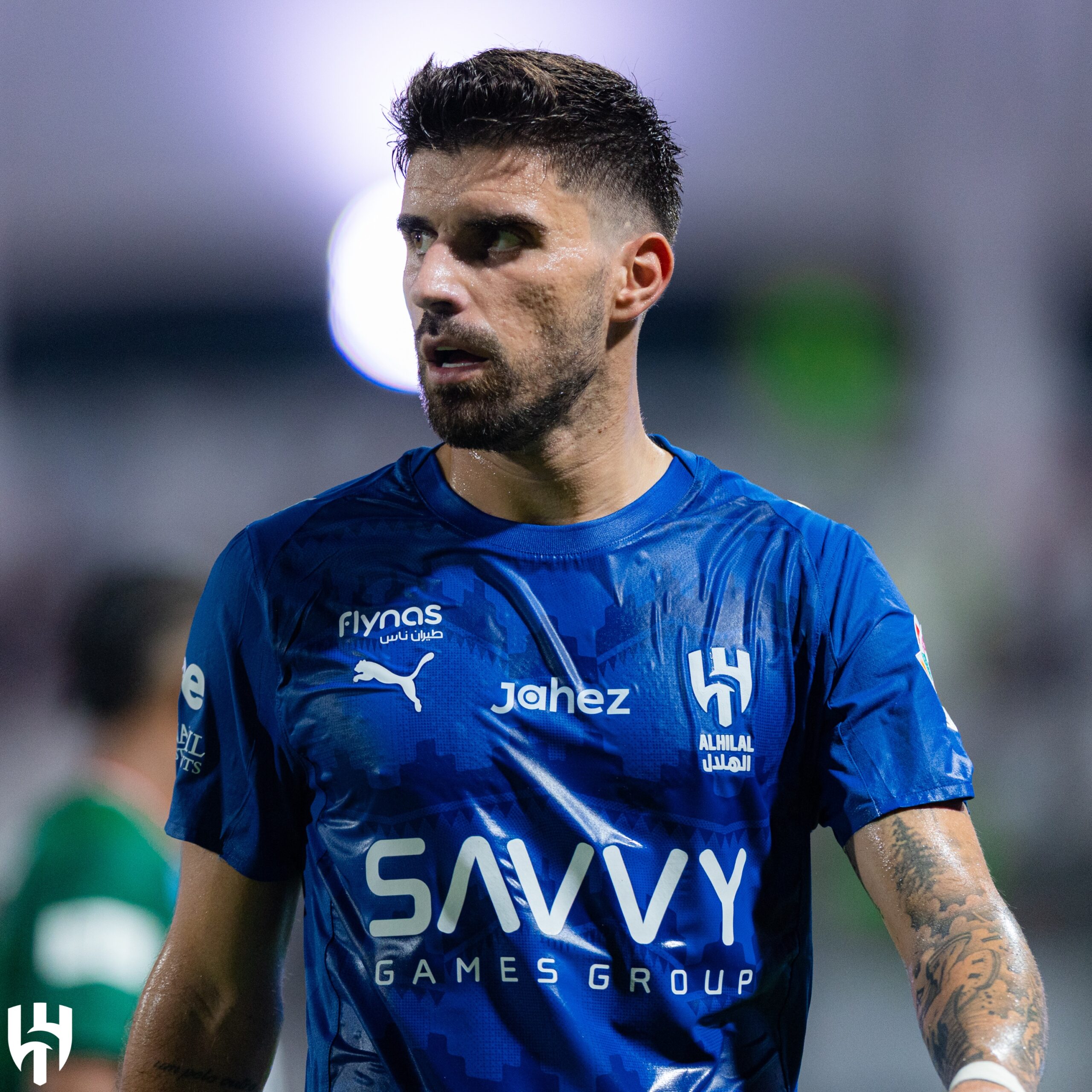 الهلال يتوصل لاتفاق نهائي مع روبن نيفيز لتجديد عقده