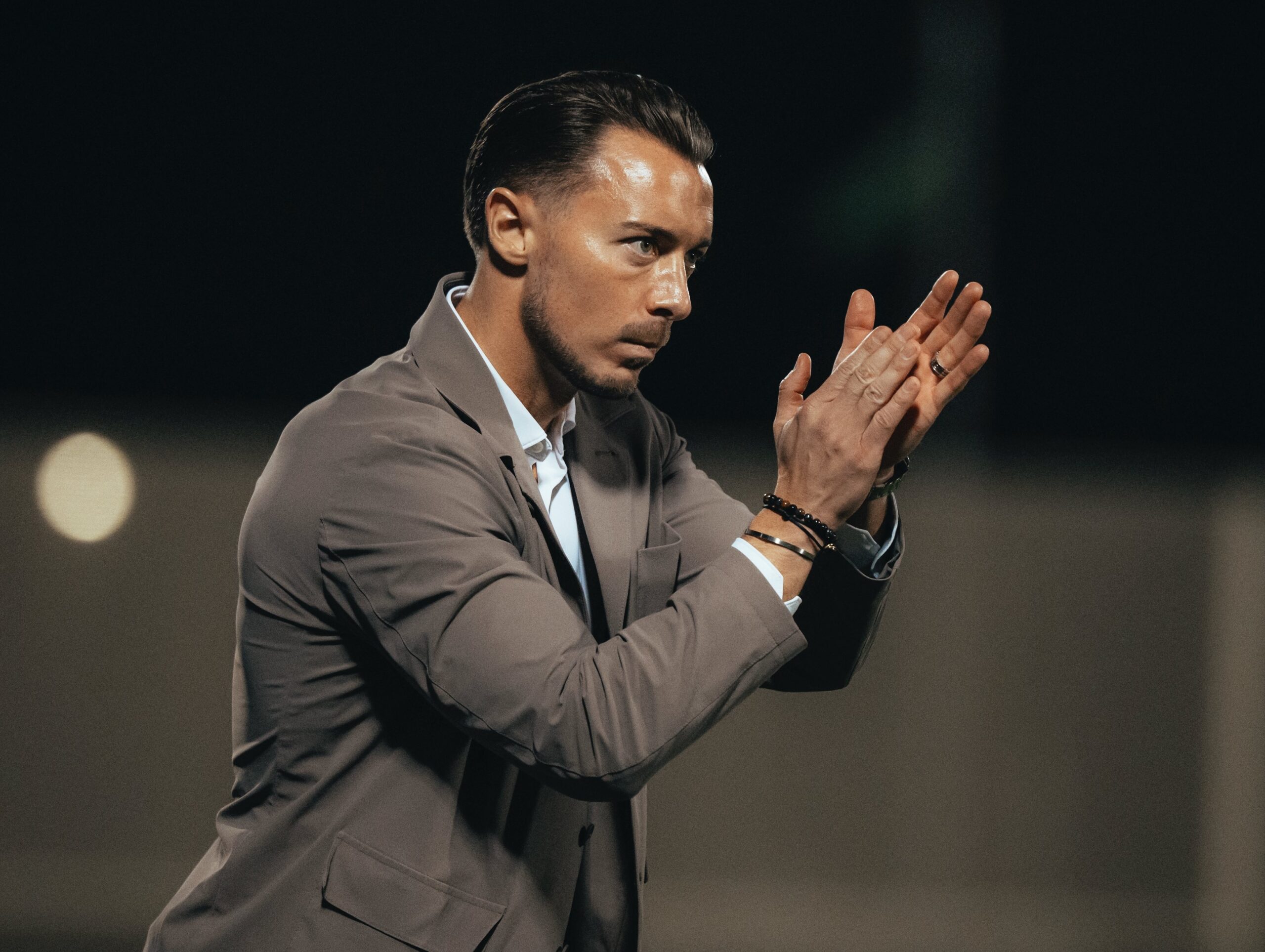 تفوق بالأرقام.. يايسله يكتب فصلاً جديدًا في تاريخ مواجهات الأهلي والاتحاد