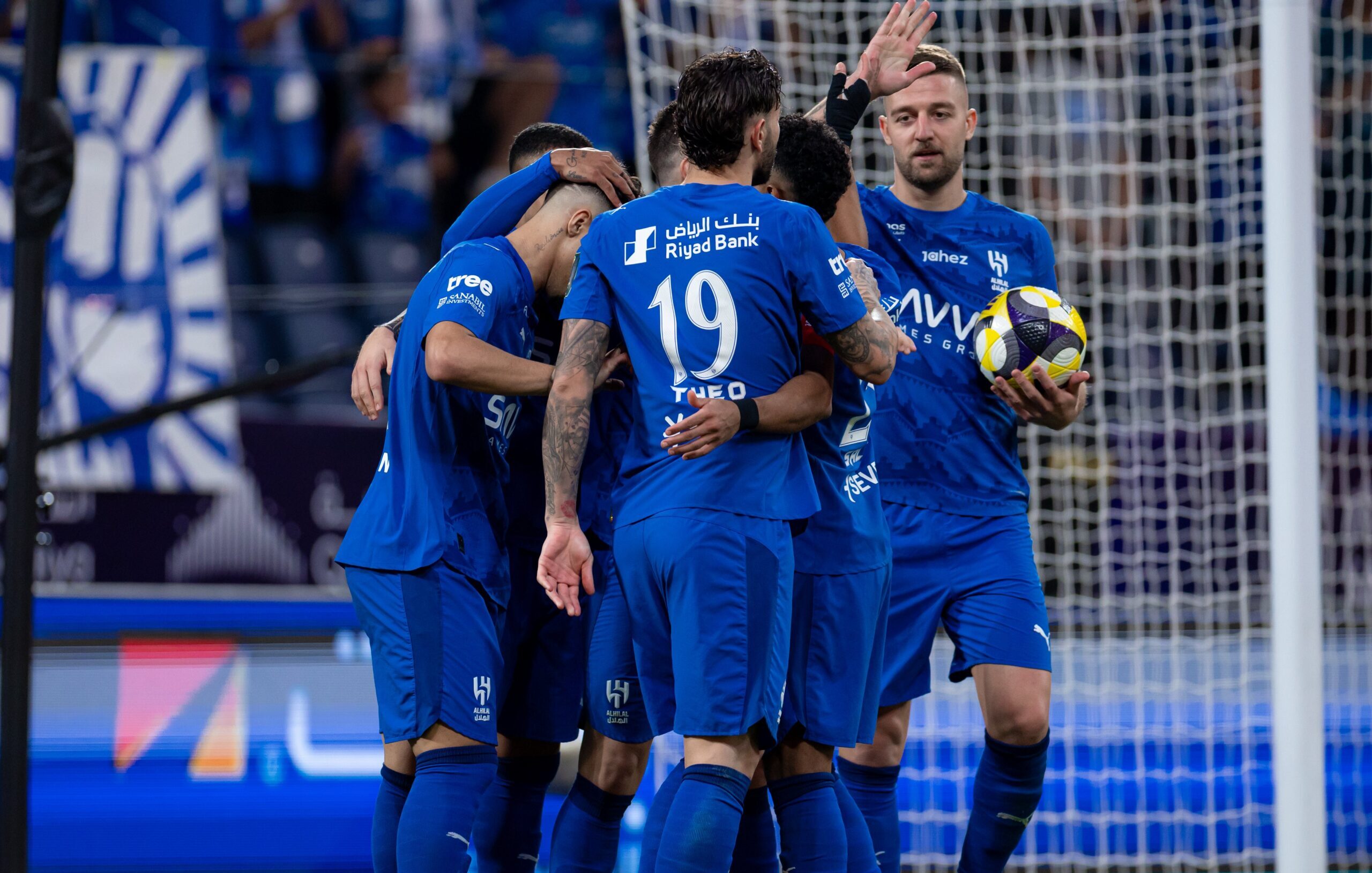 عاجل الهلال يتأهل لنصف نهائي كأس الملك برباعية في شباك الفتح