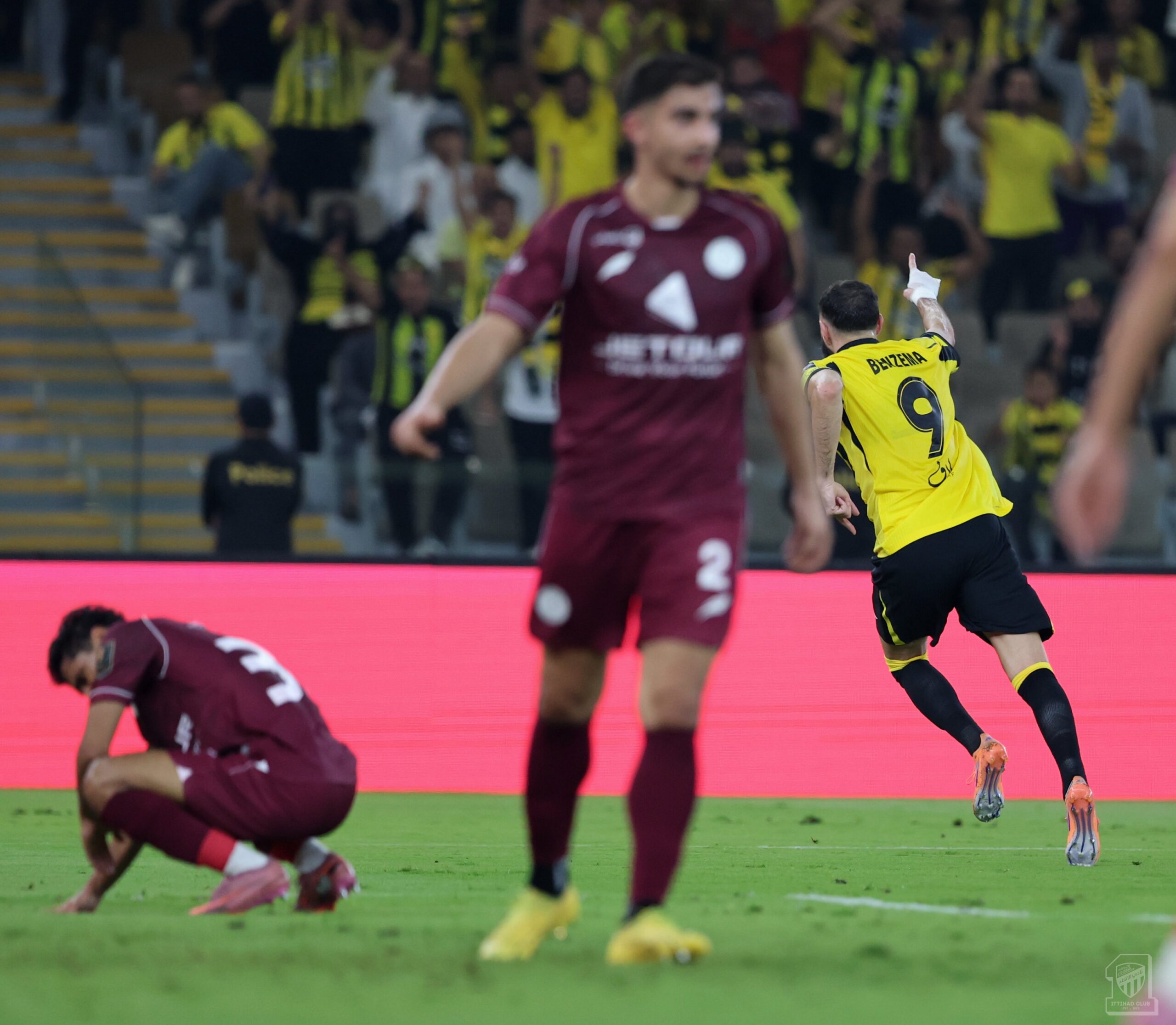 عاجل بنزيما يقود الاتحاد إلى نصف نهائي كأس الملك على حساب الشباب