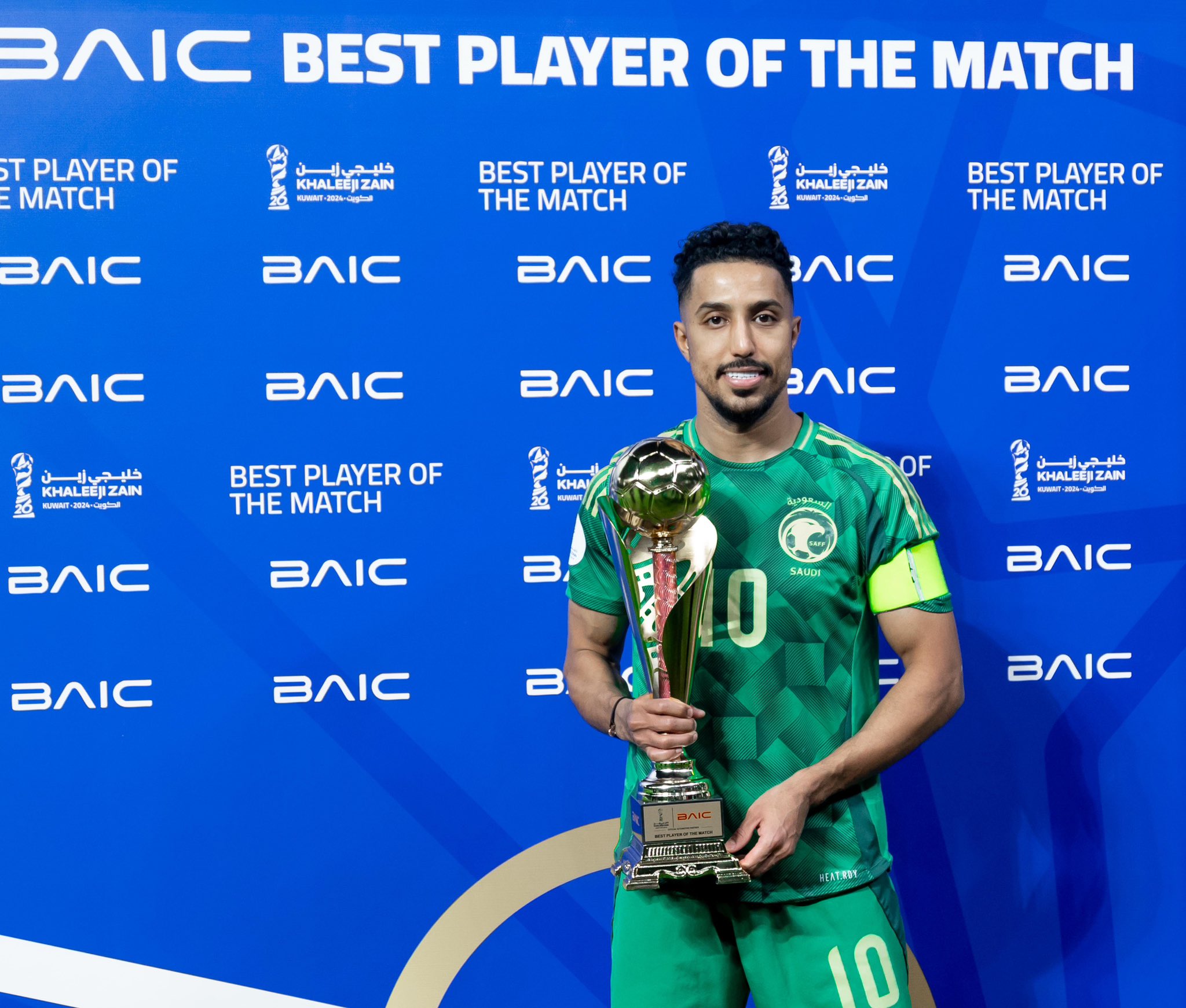 حسين بابا: الدوسري مع الأخضر مثل ميسي في الأرجنتين