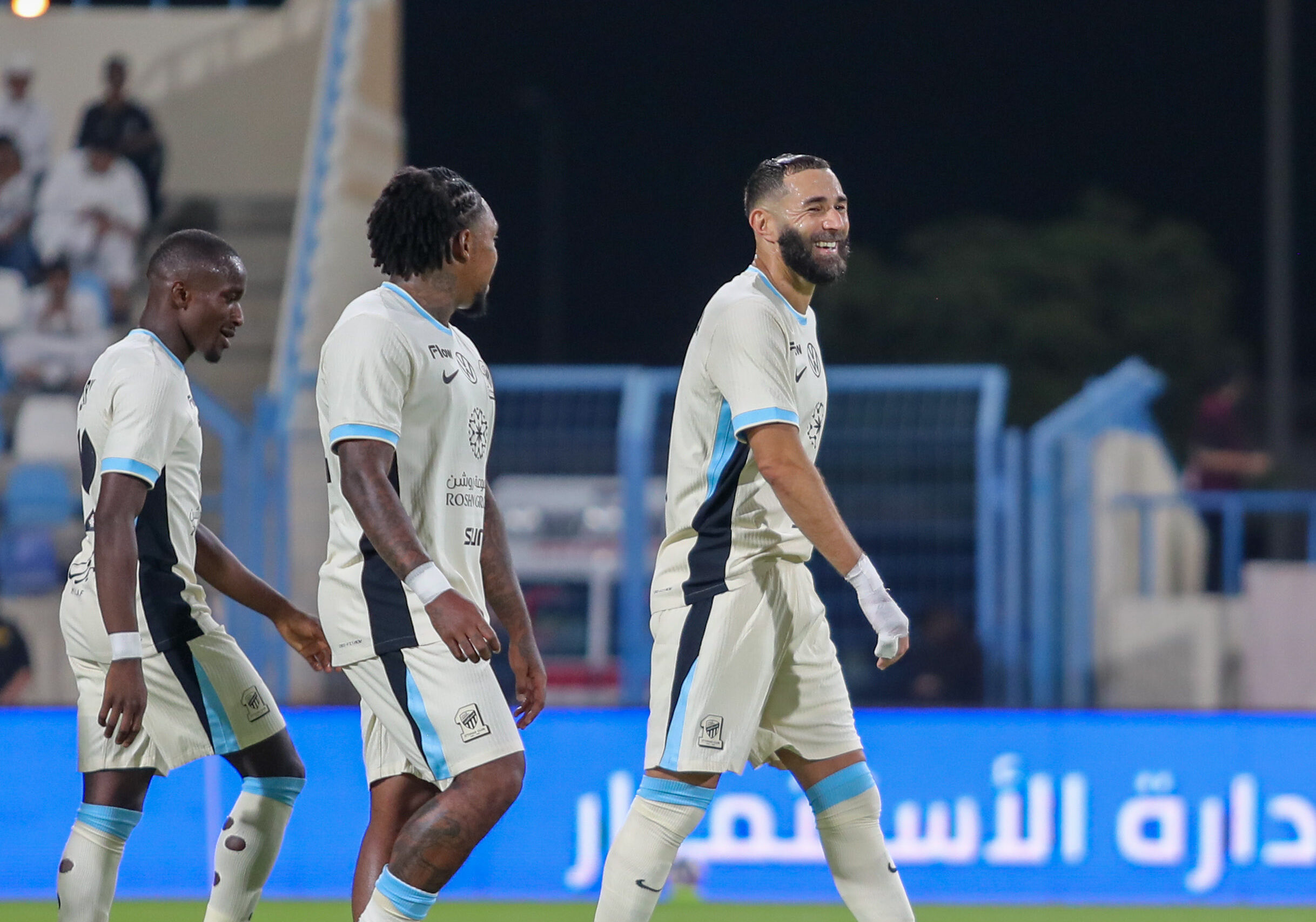 هل يعود بنزيما للملكي؟.. نجم الاتحاد يكشف التفاصيل