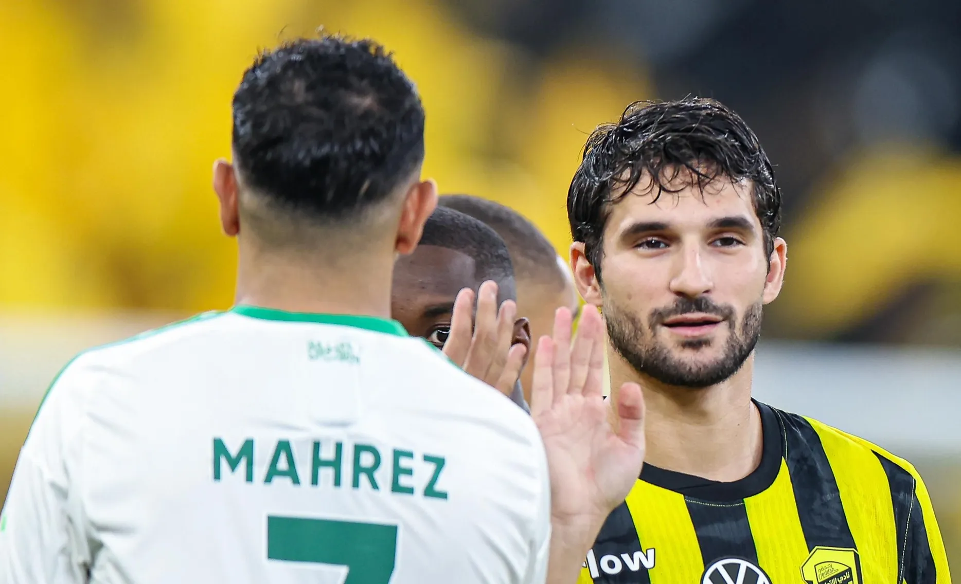 محرز يتفوق وبن دبكة يتألق.. حصاد الجزائريين في أول 8 جولات لروشن