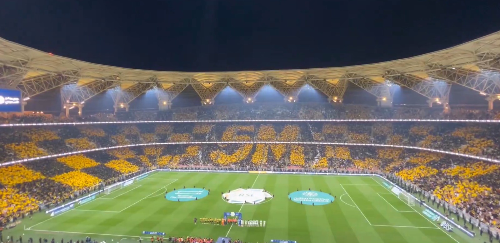 عاجل «تيفو بالأعلام».. جماهير الاتحاد تصنع الحدث في ديربي جدة