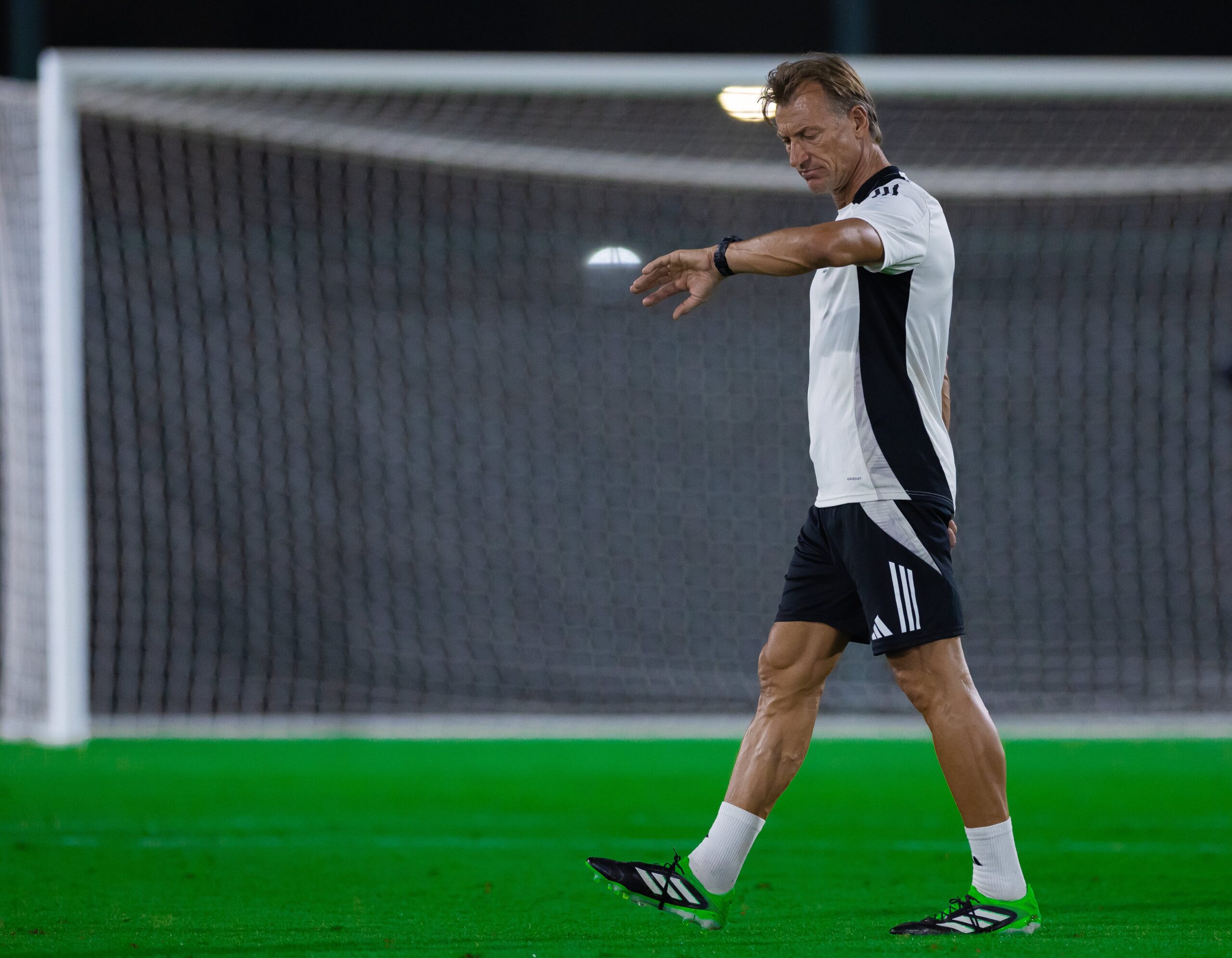 رينارد يقترب من معادلة رقم تاريخي مع الأخضر خلال وديتي نوفمبر