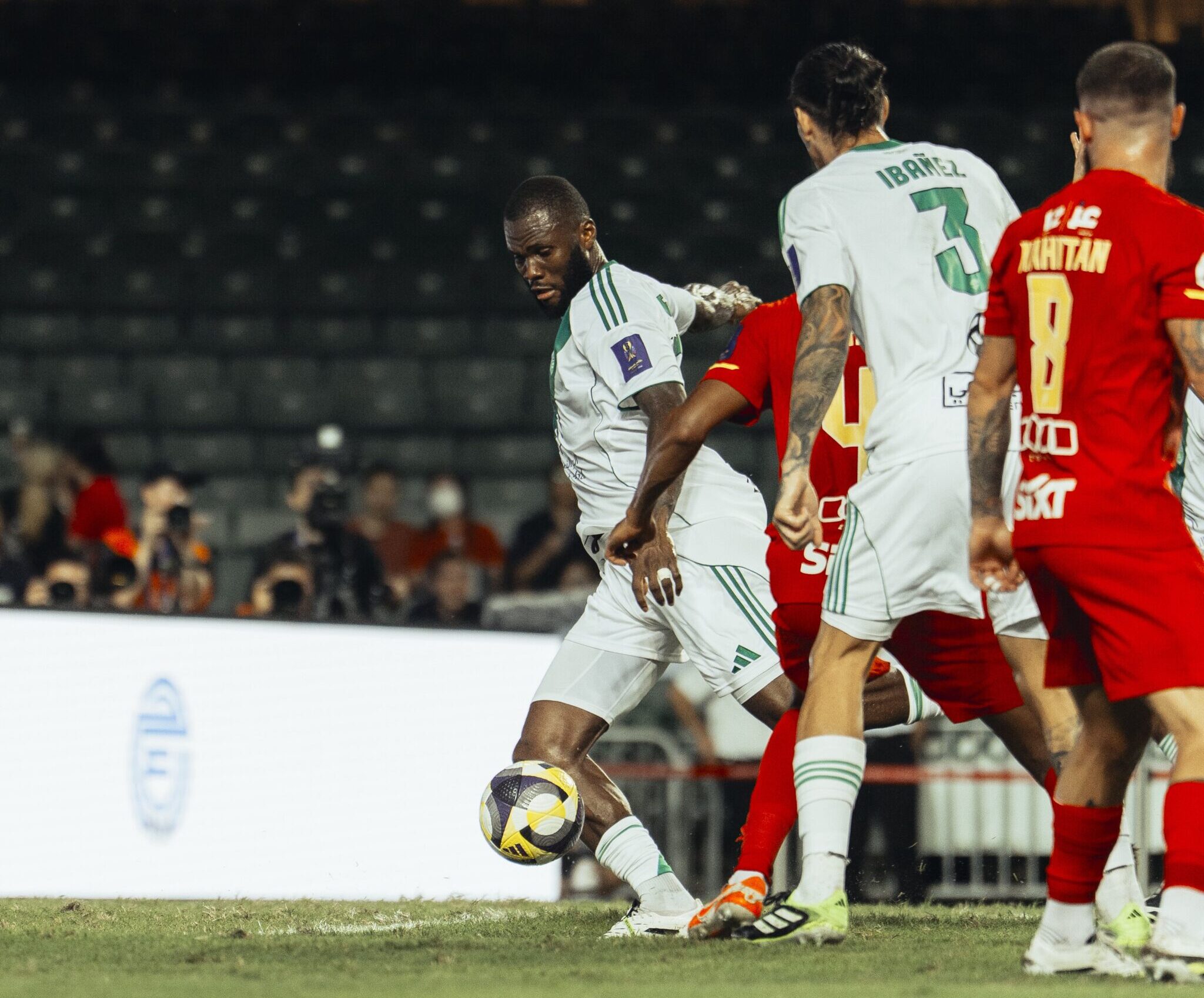 تطور مفاجئ في مستقبل فرانك كيسيه مع الأهلي