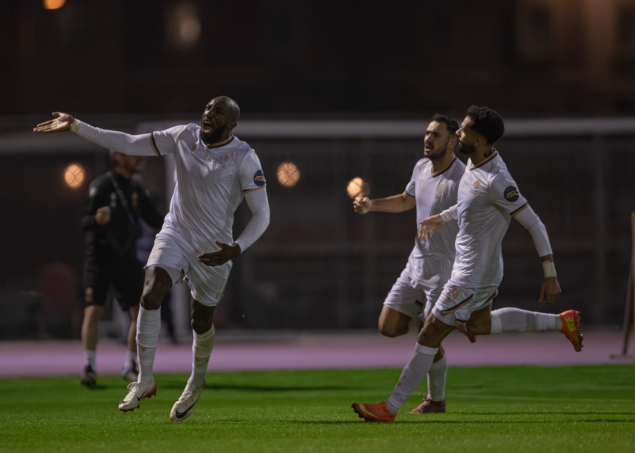 أبها ينفرد بصدارة دوري يلو بعد تعثر العلا في الجولة التاسعة