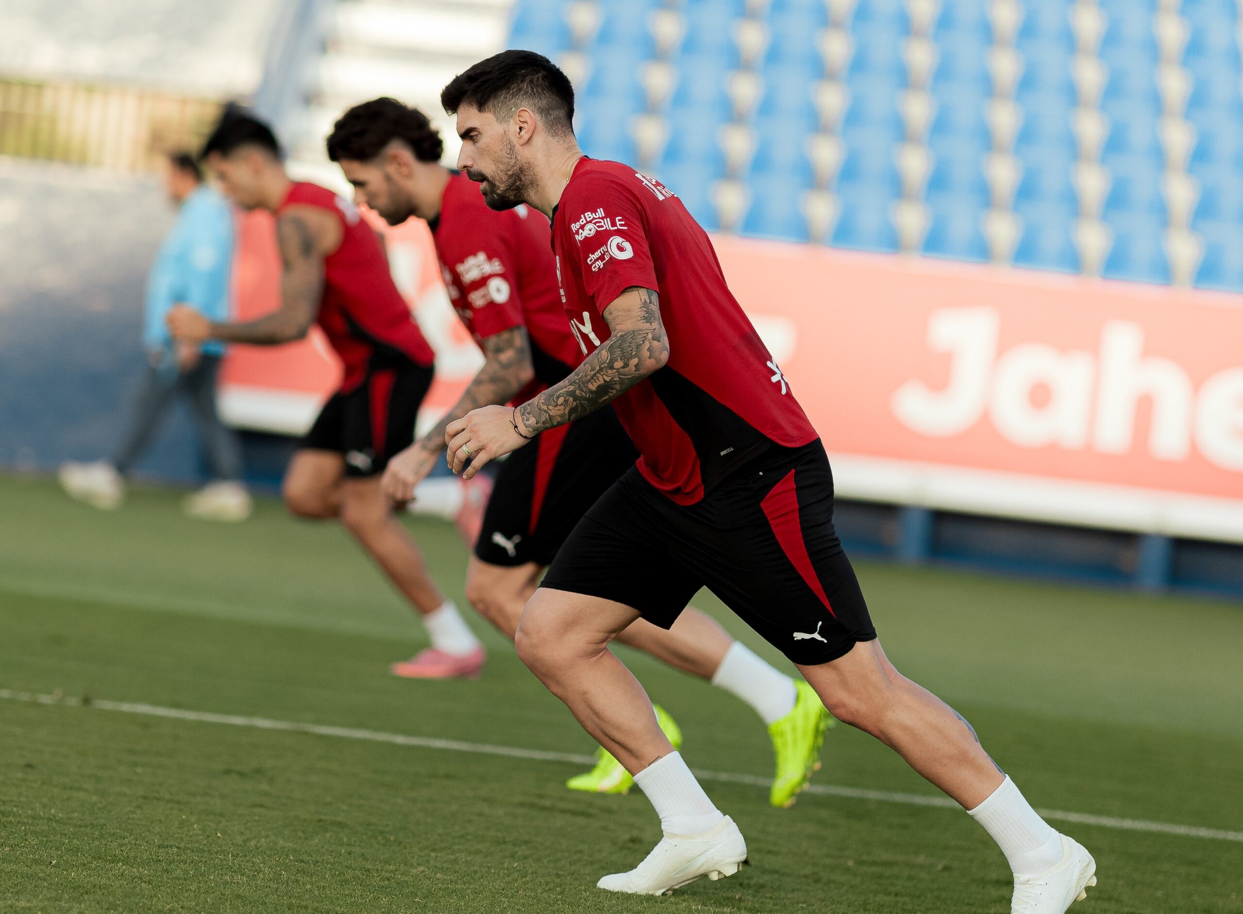 الهلال ينتظر رد نيفيز على تجديد التعاقد.. والبرتغالي لم يحسم موقفه