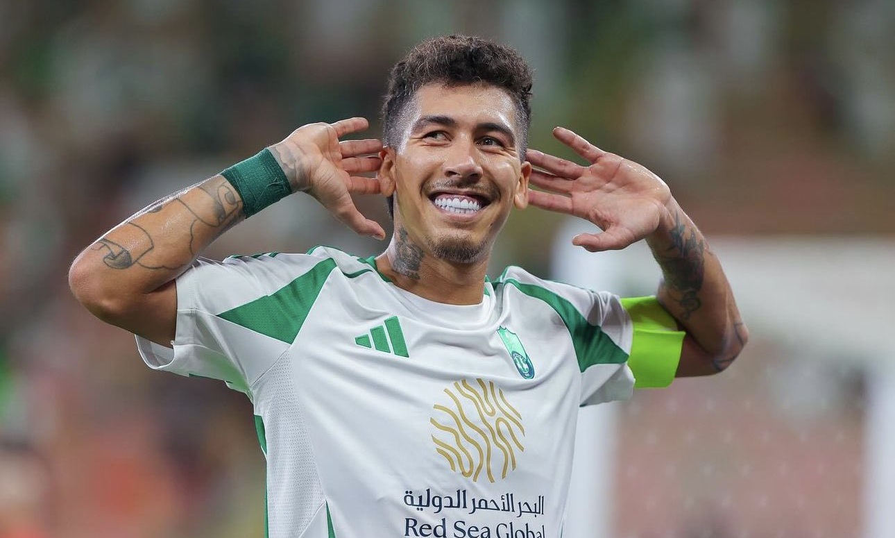 ما وراء الكواليس.. حديث خاص بين يايسله وفيرمينو قبل موقعة الأهلي والسد