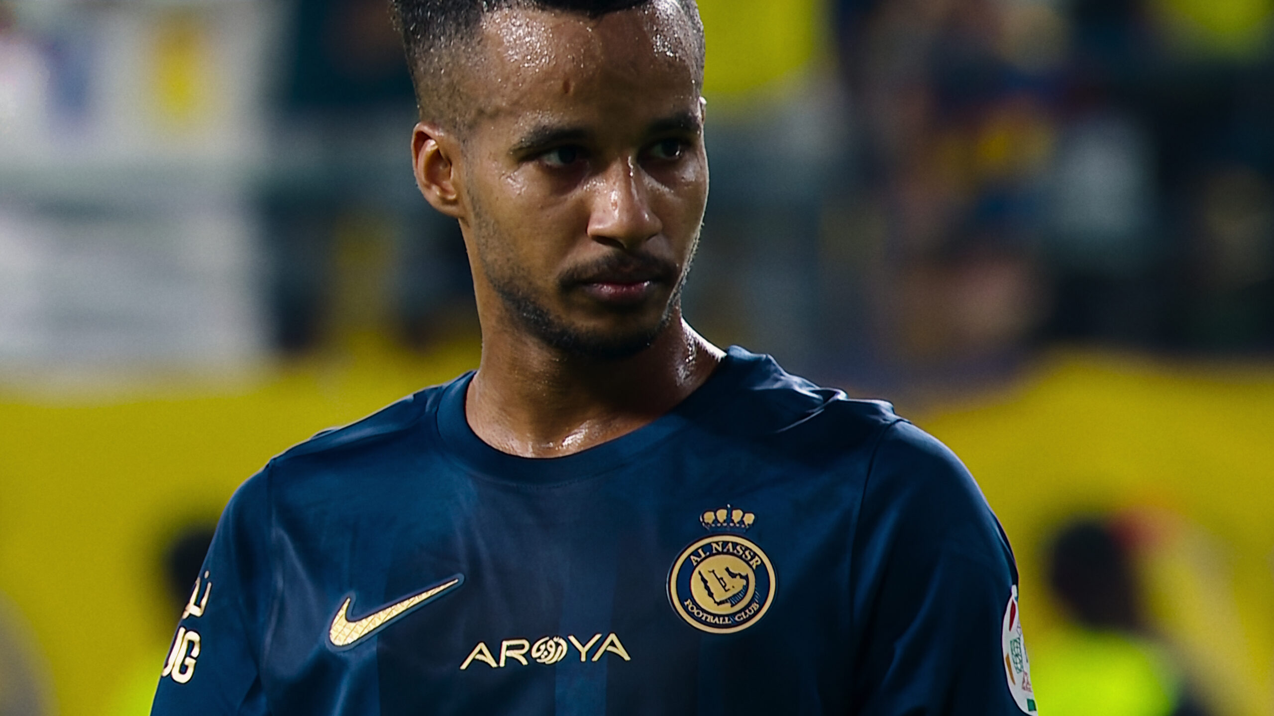 إدارة النصر تتواصل مع غريب لضمان استمراره