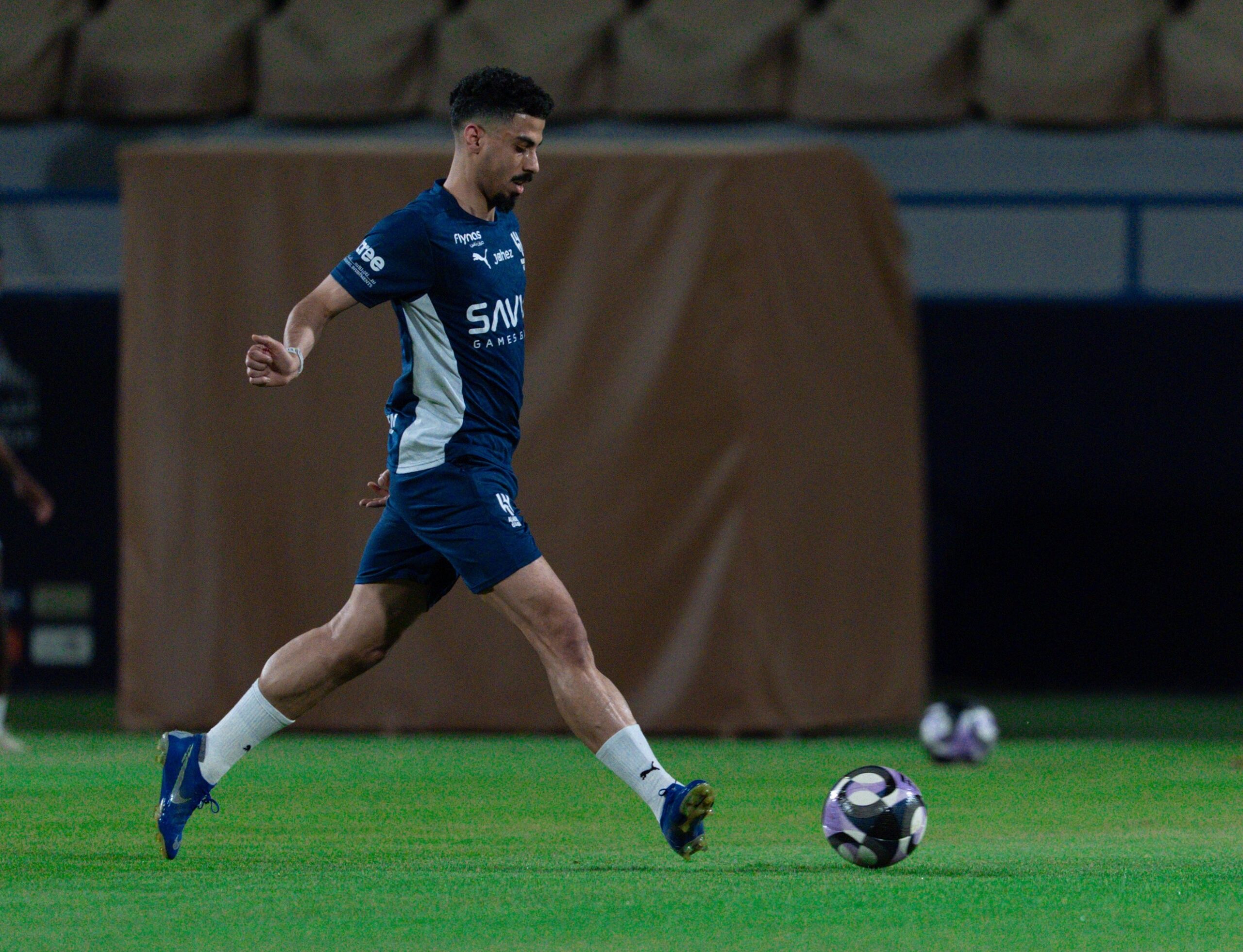 “الحمد لله”.. تعليق غامض من لاجامي بعد إصابة أربكت الهلال