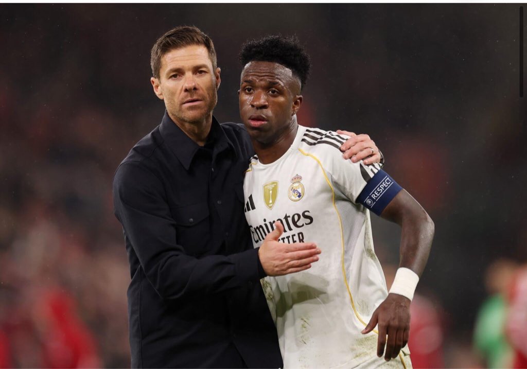 من بوابة الأهلي.. وكيل فينيسيوس يحسم الجدل بشأن انتقاله لدوري روشن