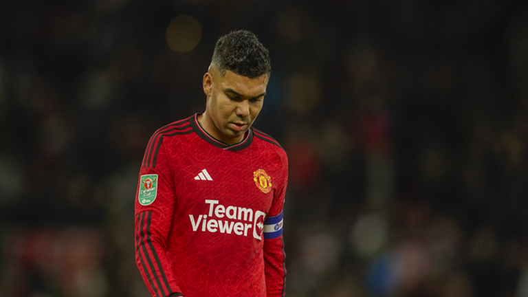 كاسيميرو يقترب من مغادرة مانشستر يونايتد وسط اهتمام أندية روشن