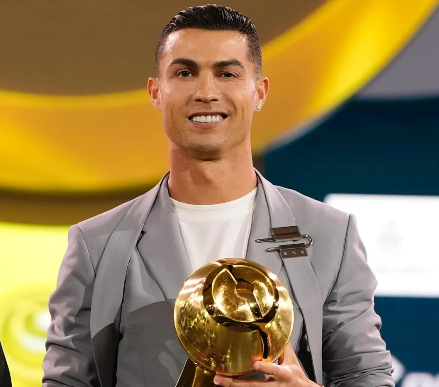 كريستيانو رونالدو دونالدو وجلوب سوكر.. قصة عشق لا تنتهي