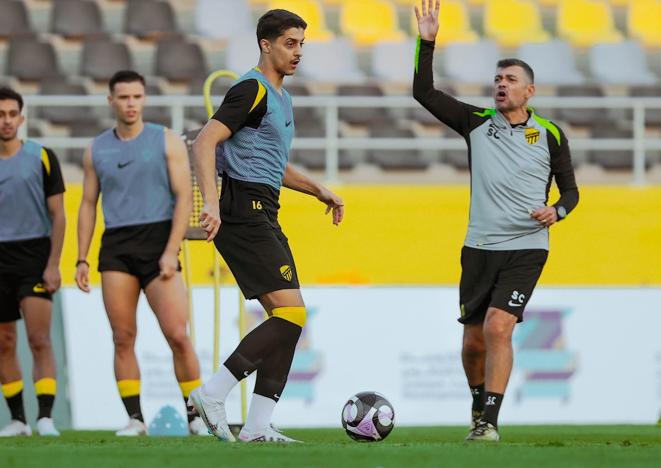 كونسيساو يستهدف حارسًا جديداً لتأمين مرمى الاتحاد في ميركاتو الشتاء