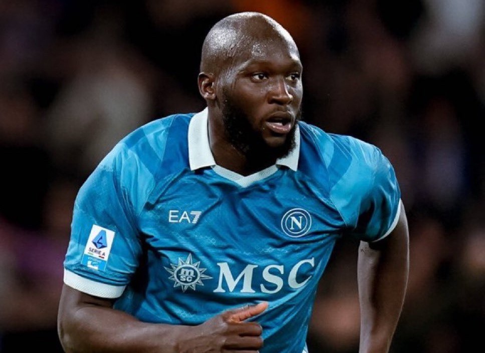 لوكاكو يقترب من الرحيل عن نابولي نحو دوري روشن