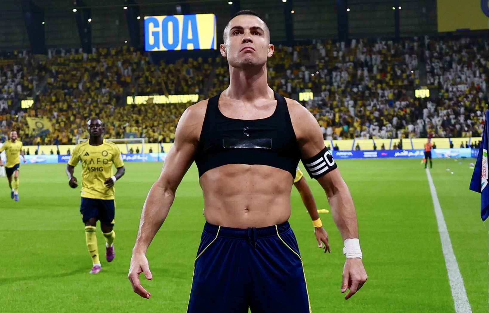 أنشيلوتي: رونالدو سيصل إلى 1000 هدف.. ولا يجب نسياني عند الاحتفال