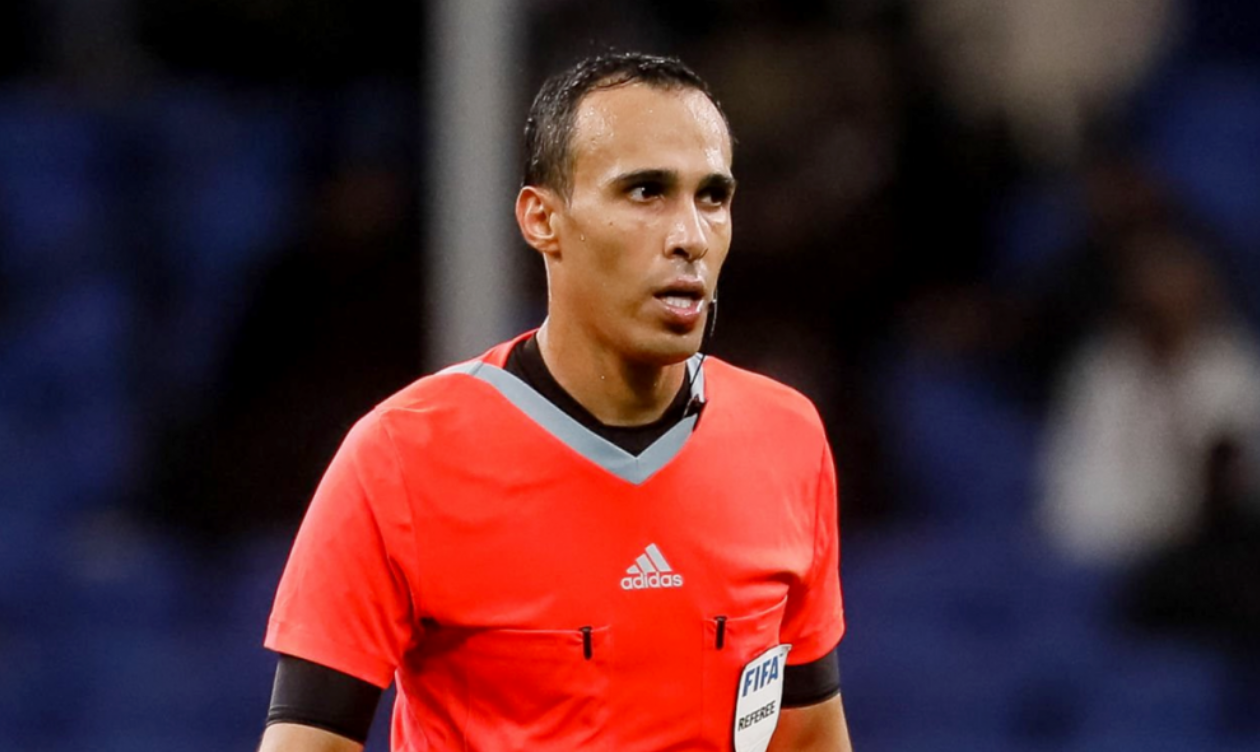 طاقم تحكيمي سعودي يقترب من إدارة مباريات كأس العالم 2026