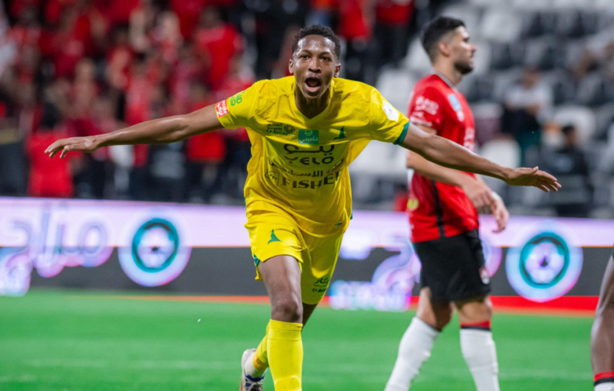 مراد هوساوي يفضّل هذا النادي.. والخليج يشترط المبلغ الأكبر لبيع نجمه