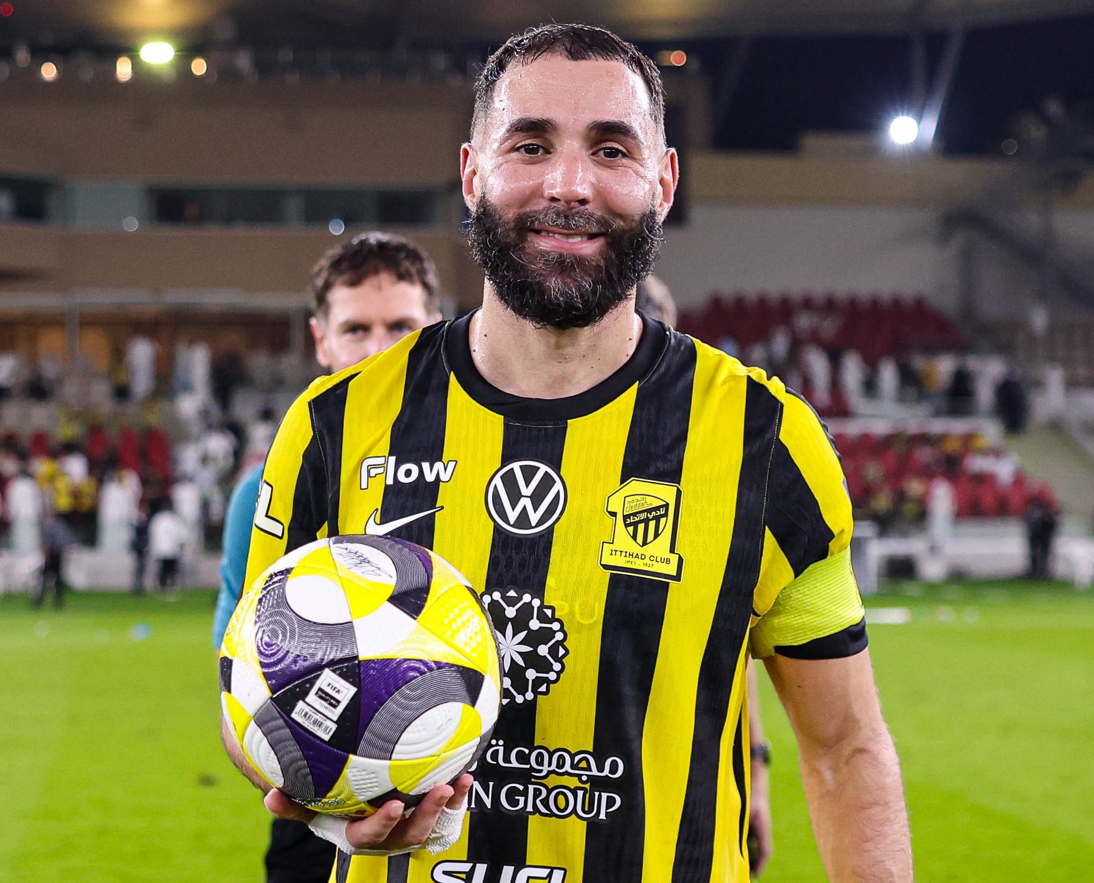 لاكازيت يفضل بنزيما على رونالدو في التأثير بدوري روشن