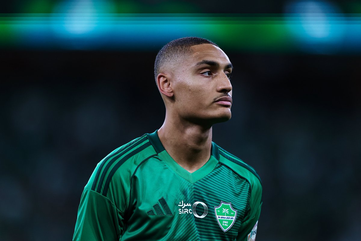 الأهلي يستعيد إنزو ميو قبل مواجهة النصر.. ويخسر إيبانيز للإيقاف