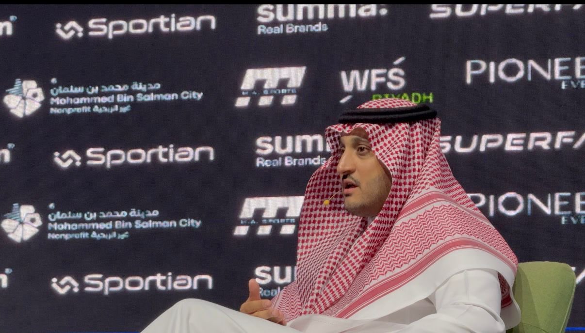 عمر مغربل يعلق على انضمام محمد صلاح إلى دوري روشن: القرار بيد الأندية