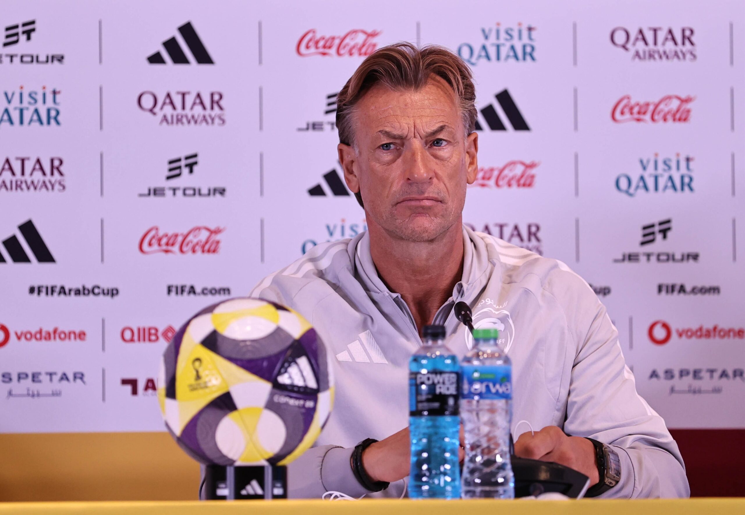 عاجل رينارد يعلق على أنباء إقالته من تدريب المنتخب السعودي